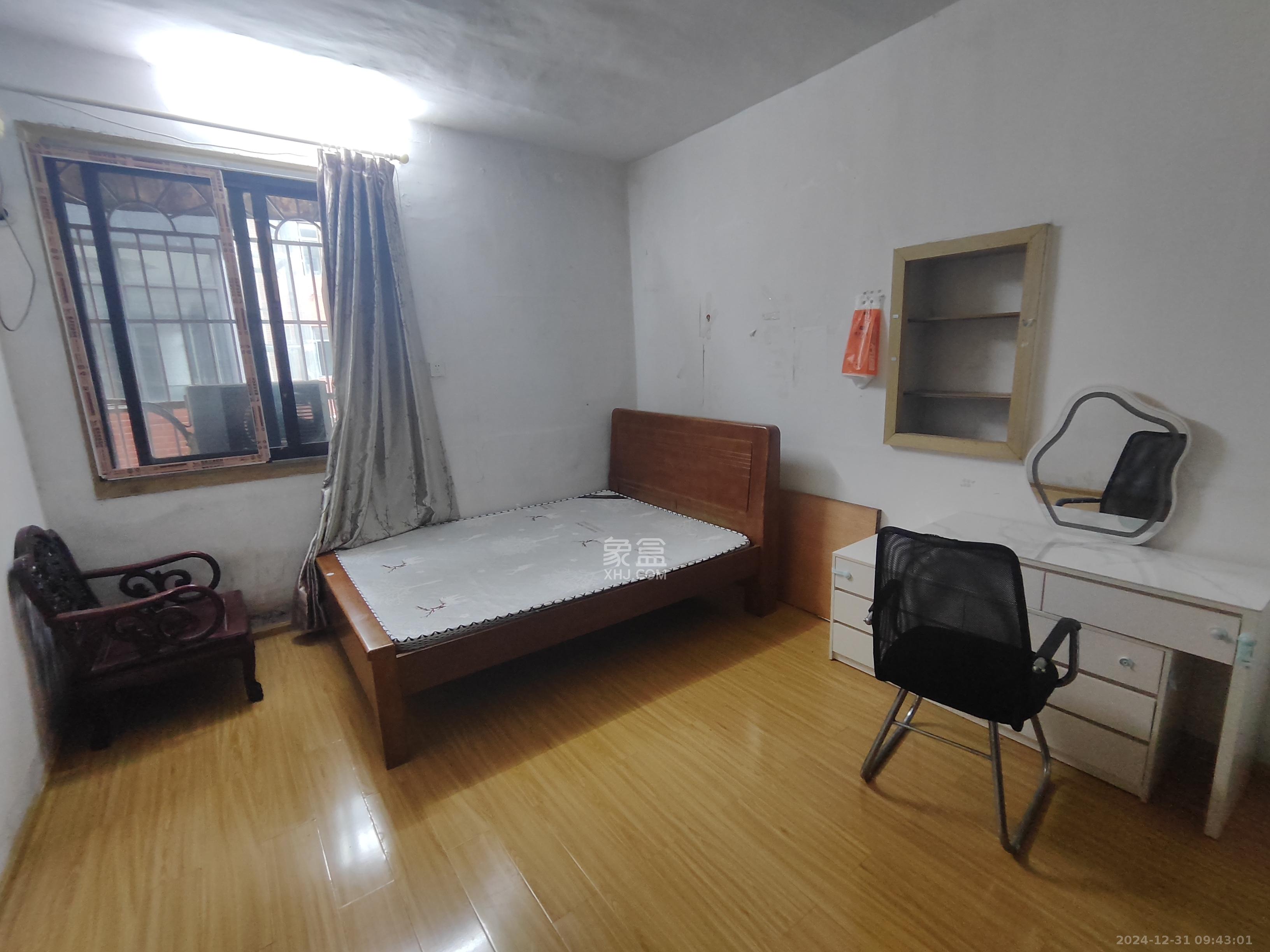 营盘街社区  2室1厅1卫   1700.00元/月室内图