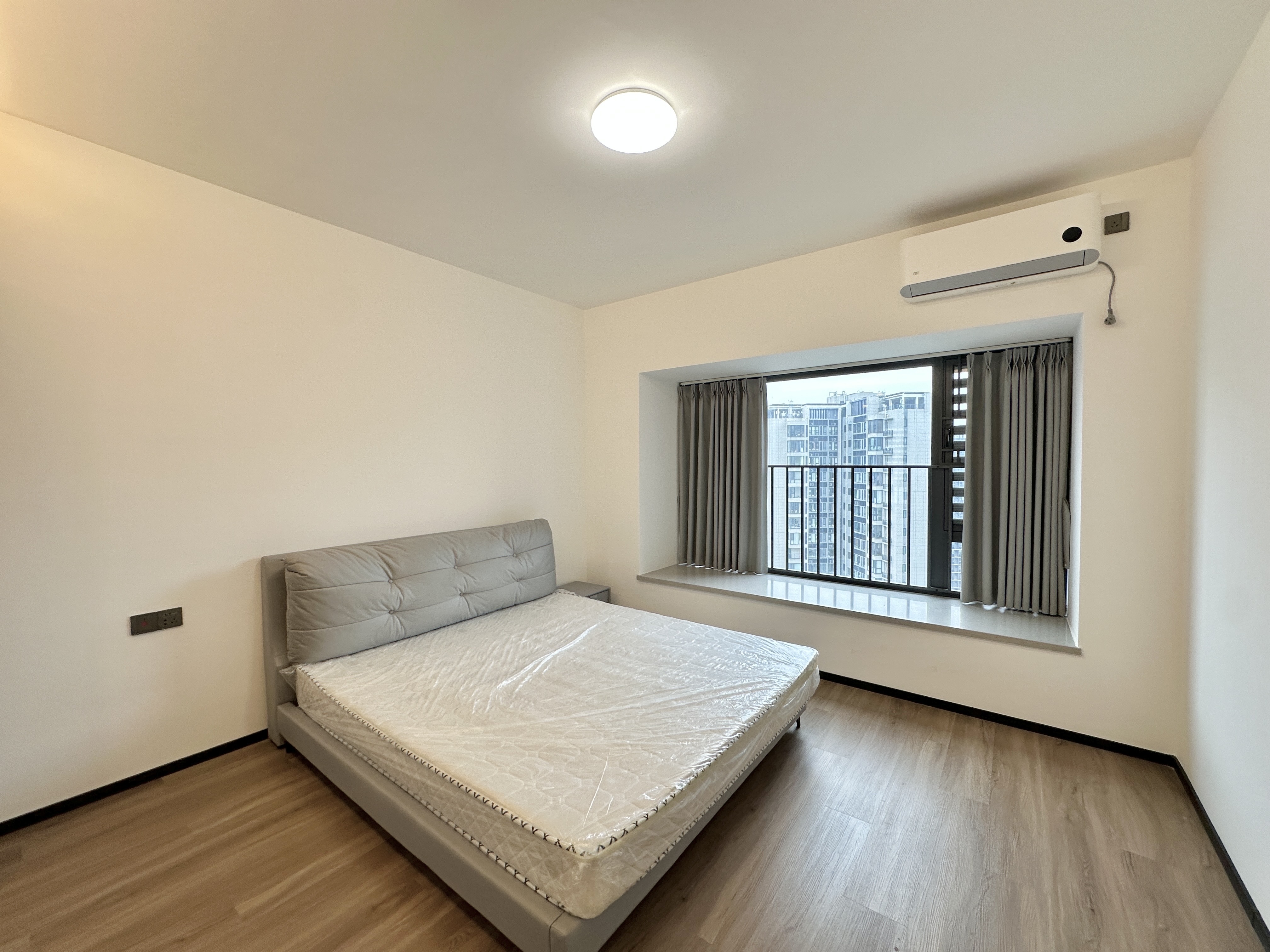 融创海口一号 3室2厅2卫 220.0万 融创海口一号 3室2厅2卫 220.0万客厅