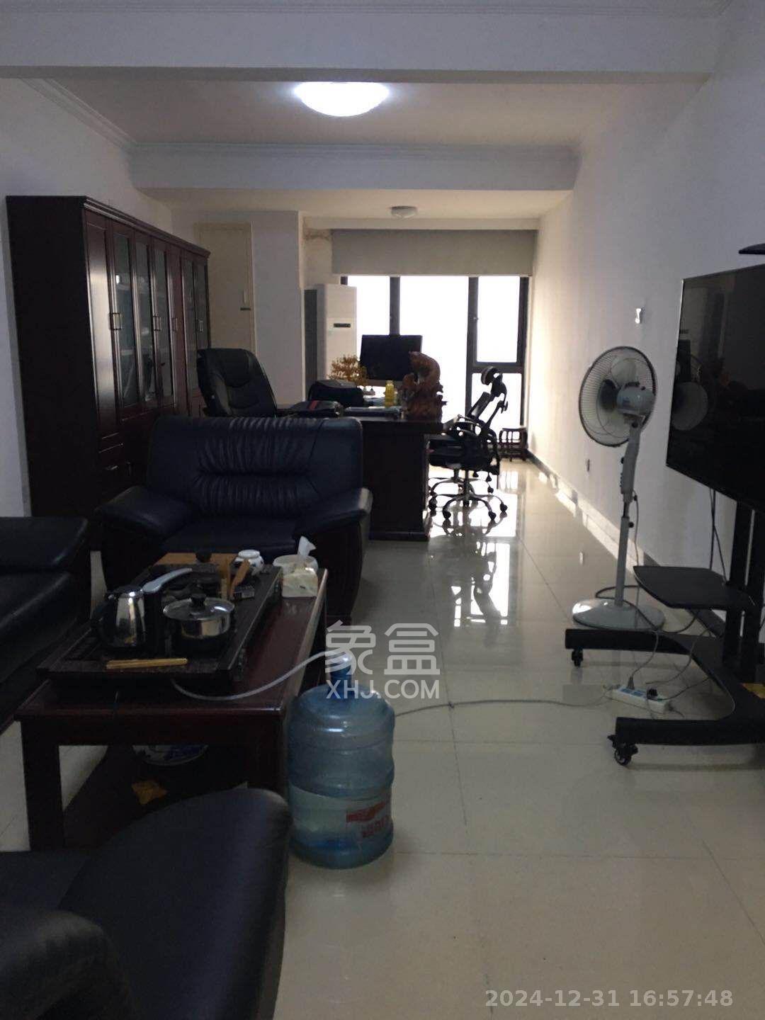 星大峰汇商务楼 1室1厅1卫 1500.0元/月 星大峰汇商务楼 1室1厅1卫 1500.0元/月室内图