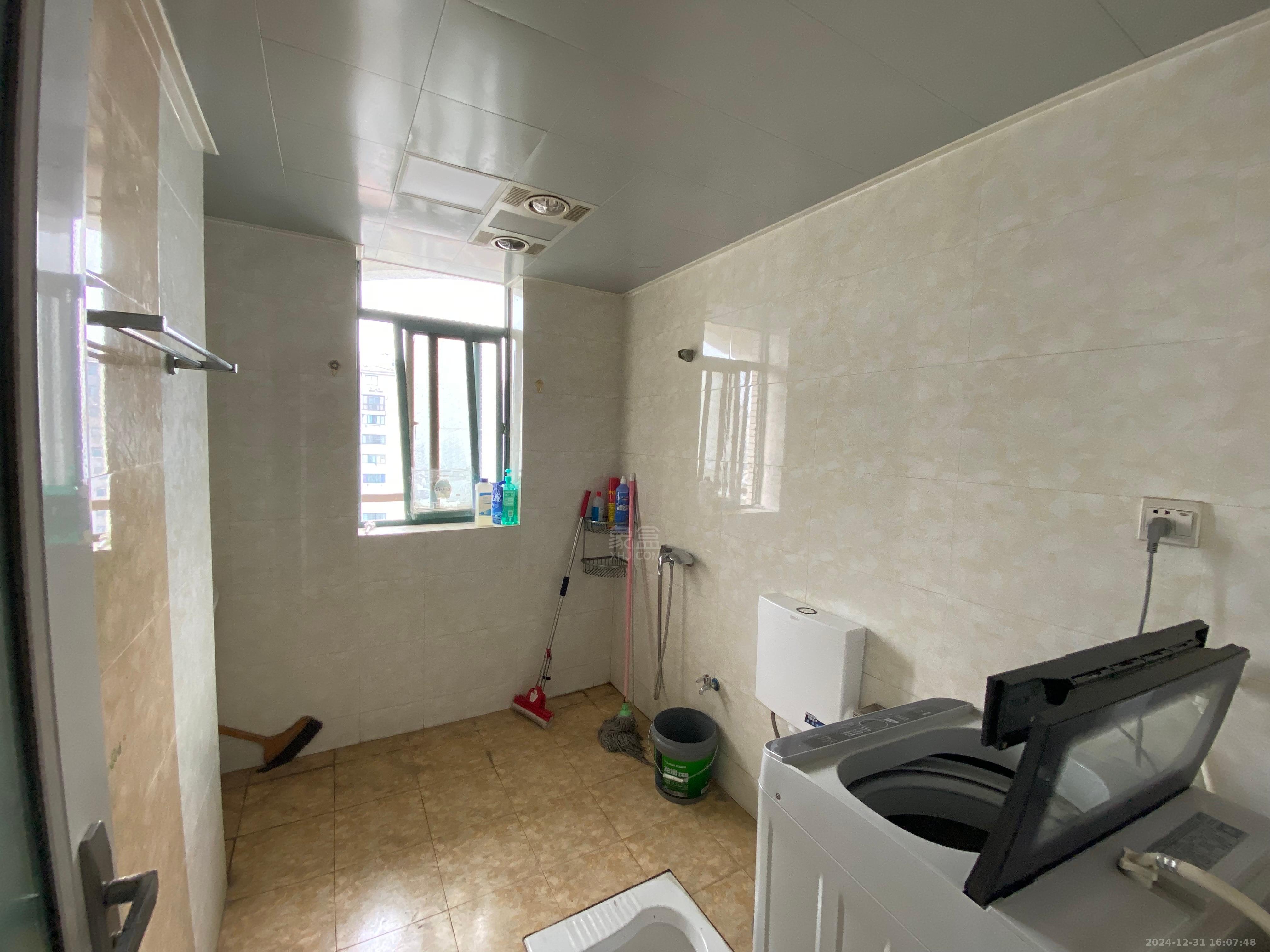 共和城 3室2厅1卫 2000.0元/月 共和城 3室2厅1卫 2000.0元/月室内图