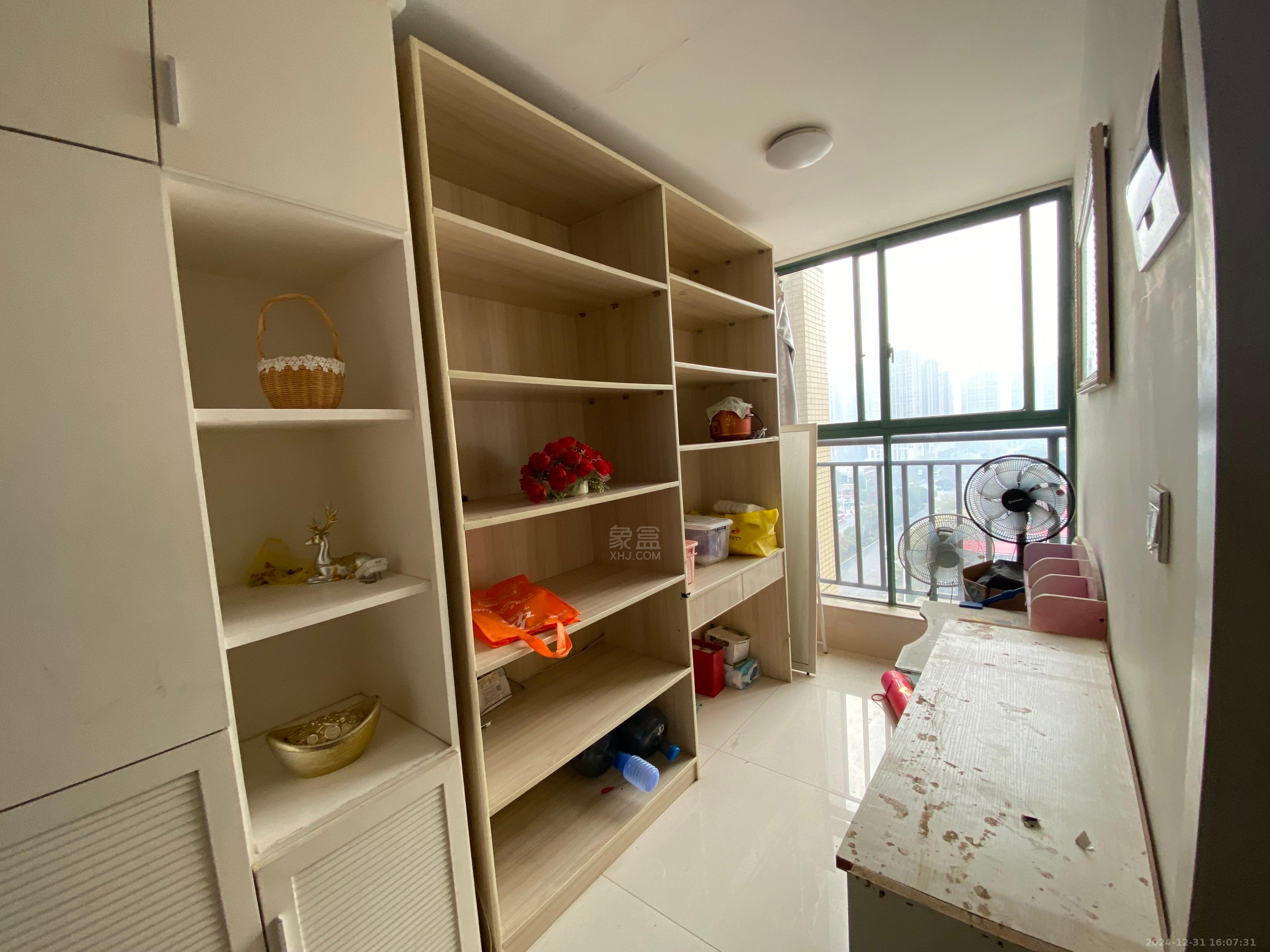 共和城 3室2厅1卫 2000.0元/月 共和城 3室2厅1卫 2000.0元/月室内图