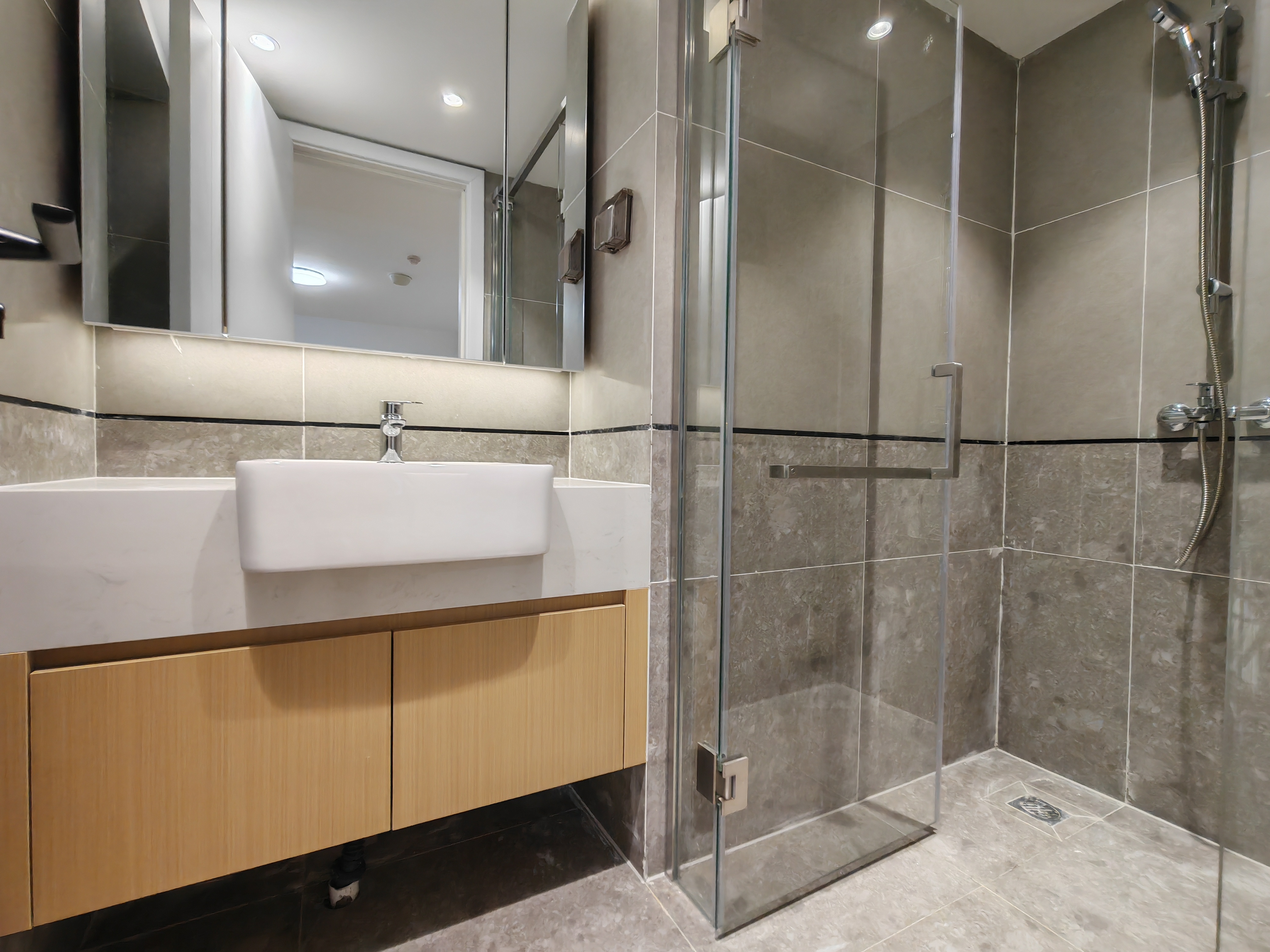 海航豪庭南苑 1室2厅2卫 2500.0元/月 海航豪庭南苑 1室2厅2卫 2500.0元/月室内图