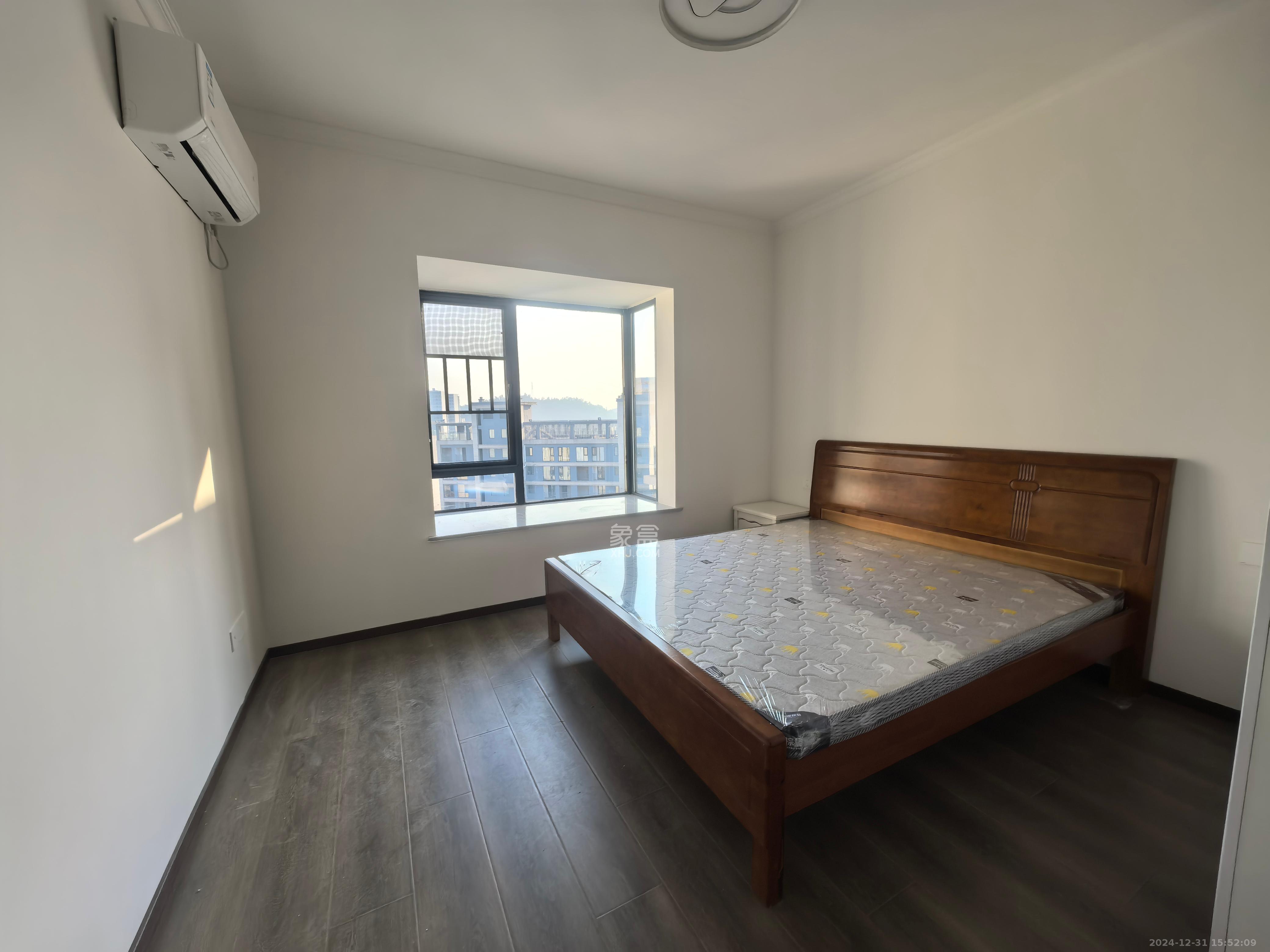 惟智园安置小区 4室2厅2卫 2800.0元/月 惟智园安置小区 4室2厅2卫 2800.0元/月室内图