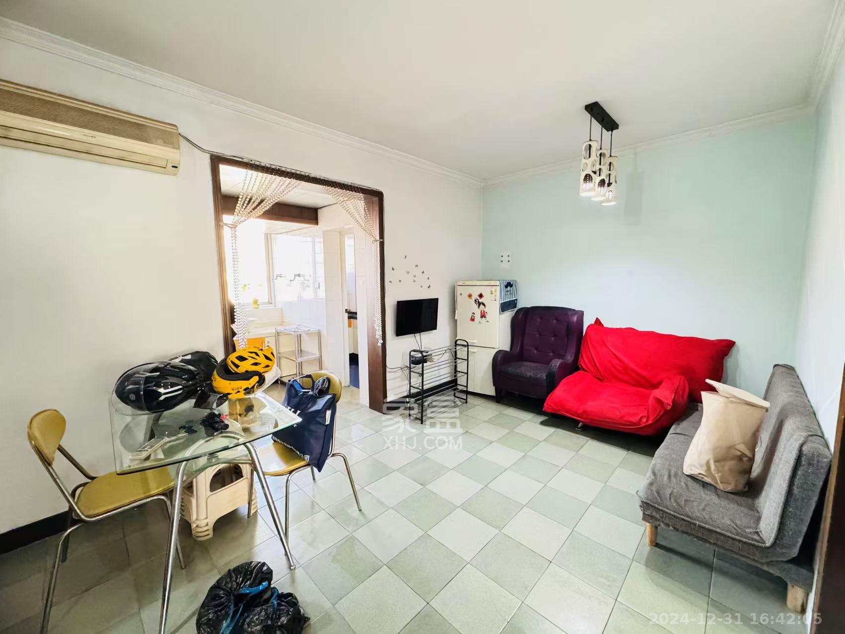 下碧湘街小区 2室1厅1卫 1400.0元/月 下碧湘街小区 2室1厅1卫 1400.0元/月室内图