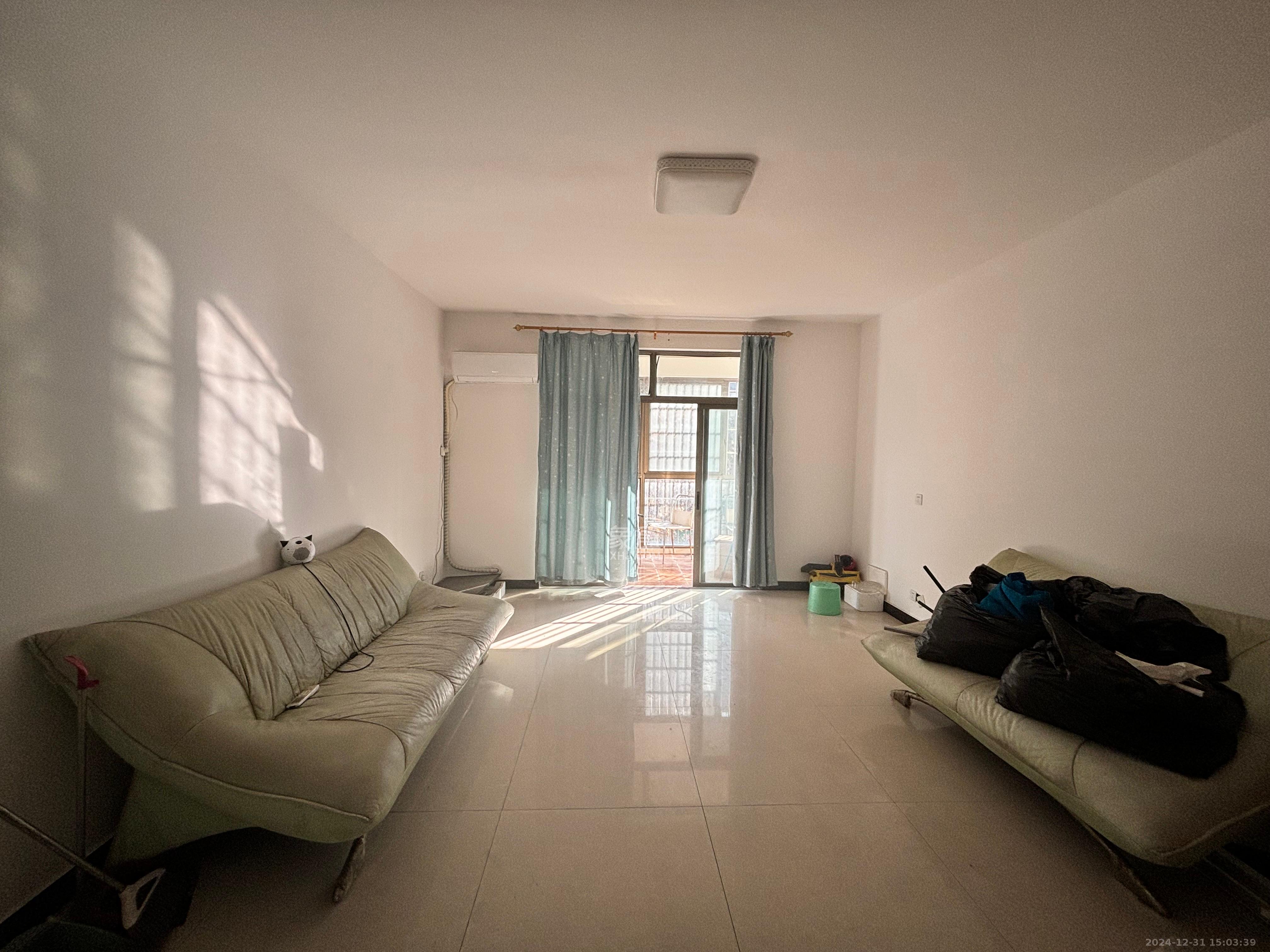 南苑小区 3室2厅2卫 2300.0元/月 南苑小区 3室2厅2卫 2300.0元/月室内图