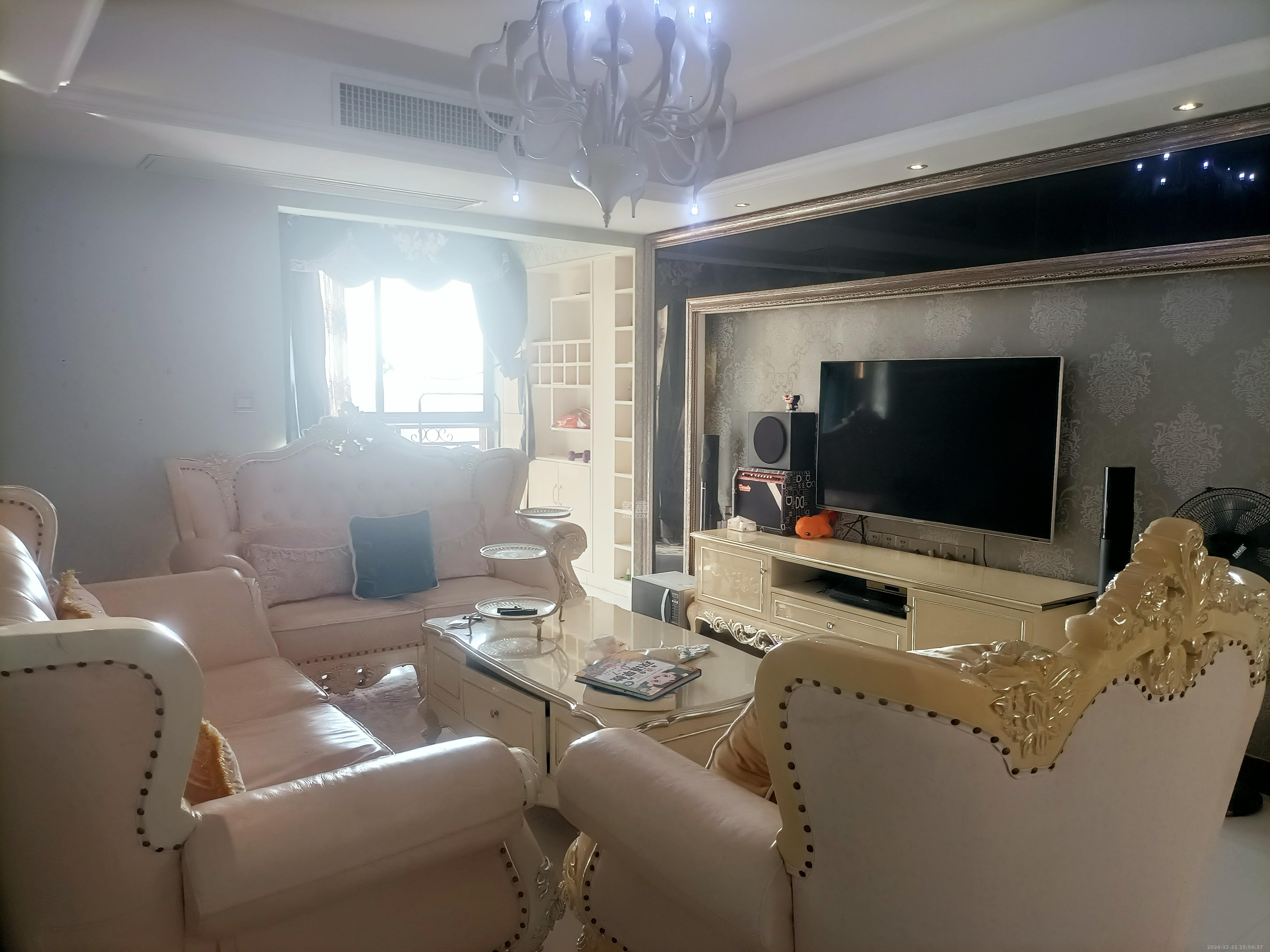 旭辉华庭 3室2厅2卫 2500.0元/月 旭辉华庭 3室2厅2卫 2500.0元/月室内图