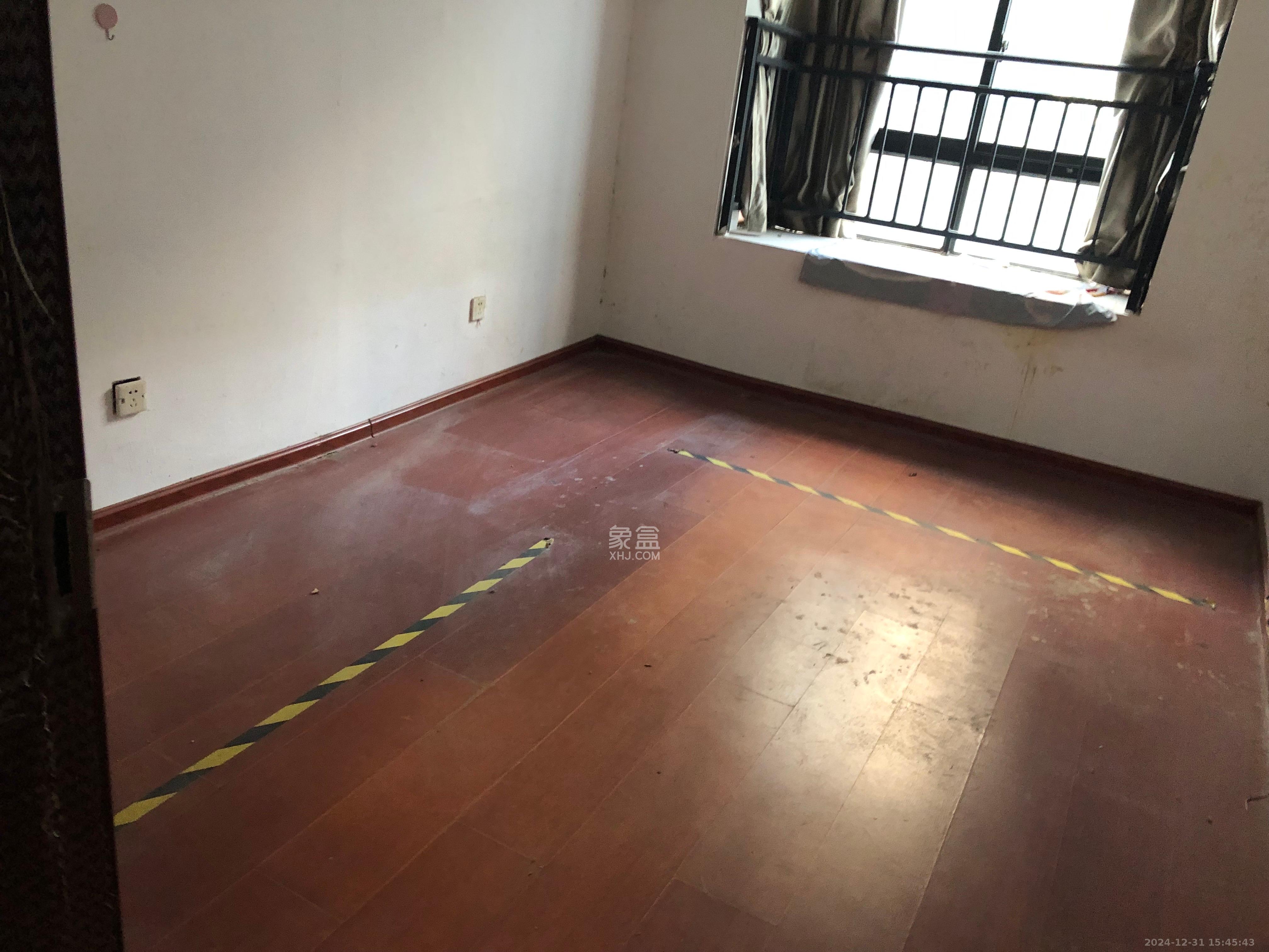 迎新佳苑  4室2厅2卫    3500.0元/月室内图