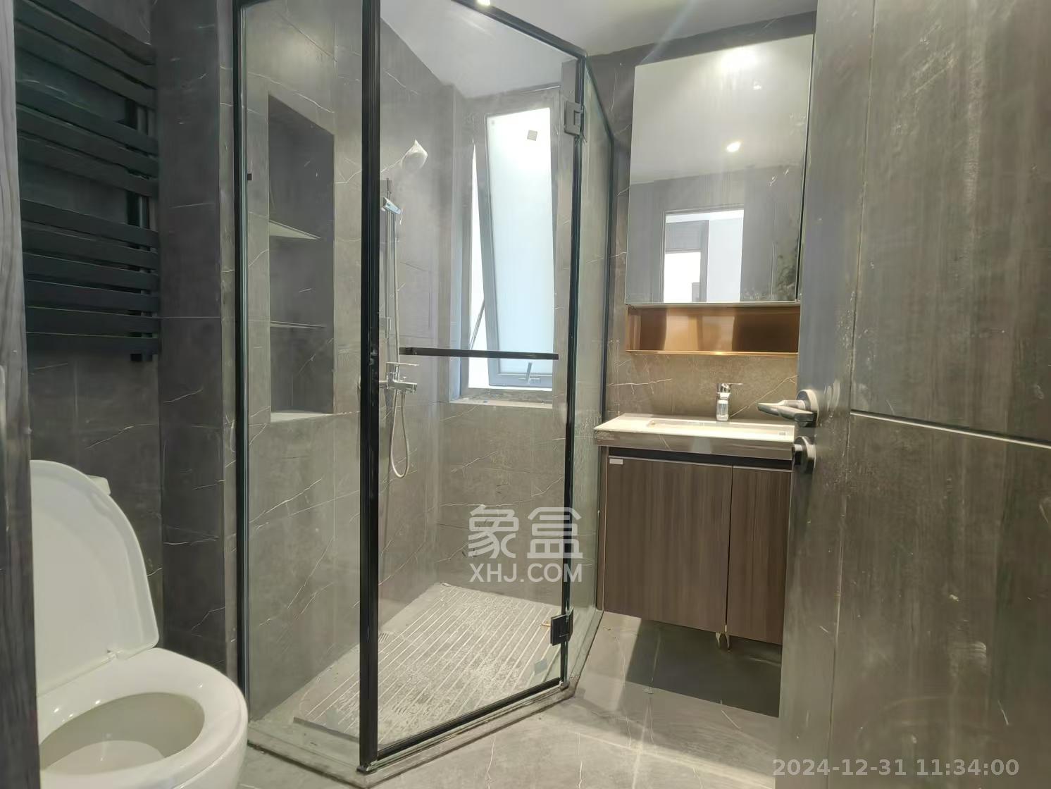 绿地麓云国际一期 3室2厅2卫 4500.0元/月 绿地麓云国际一期 3室2厅2卫 4500.0元/月室内图