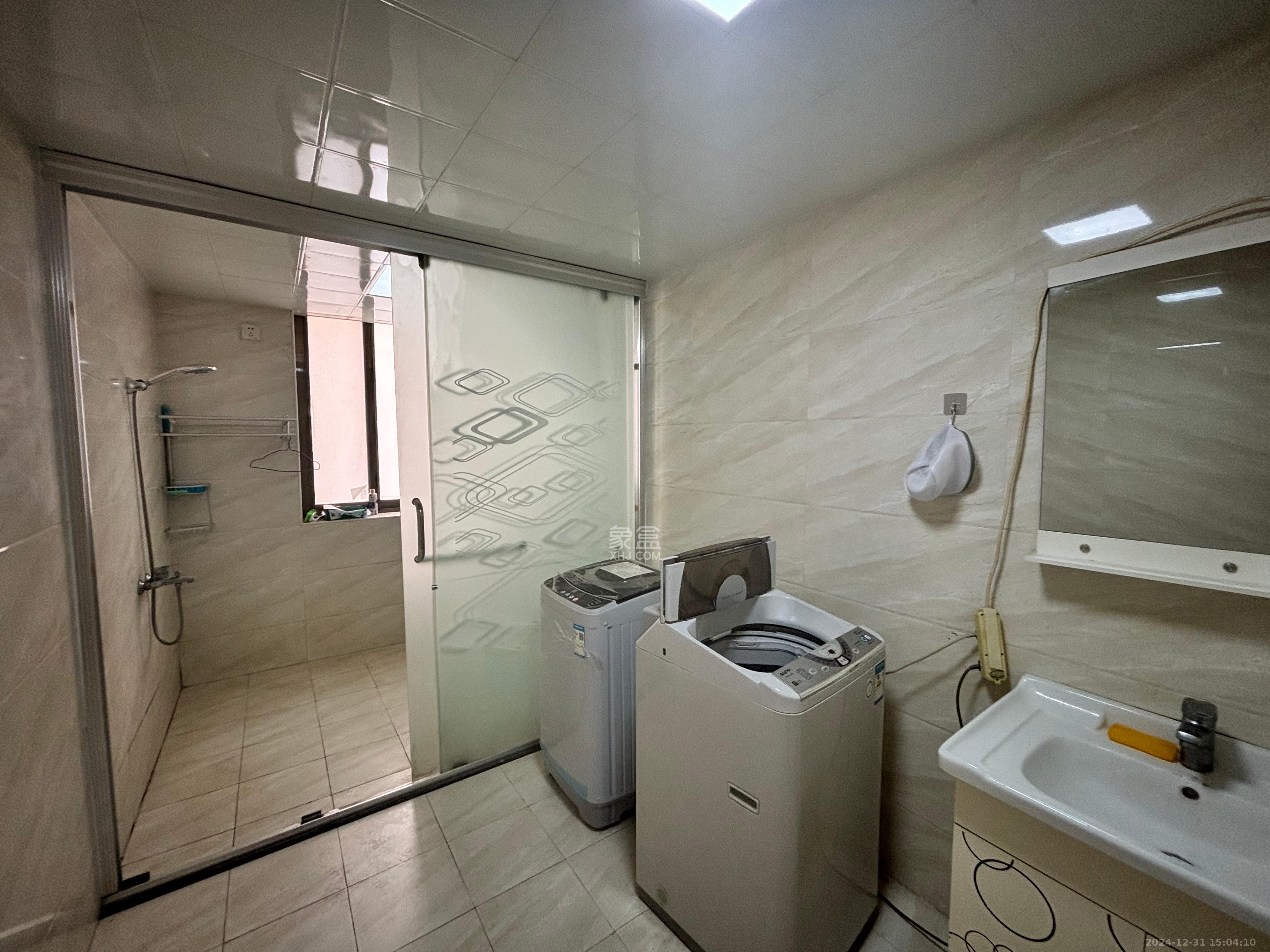 南苑小区 3室2厅2卫 2300.0元/月 南苑小区 3室2厅2卫 2300.0元/月室内图