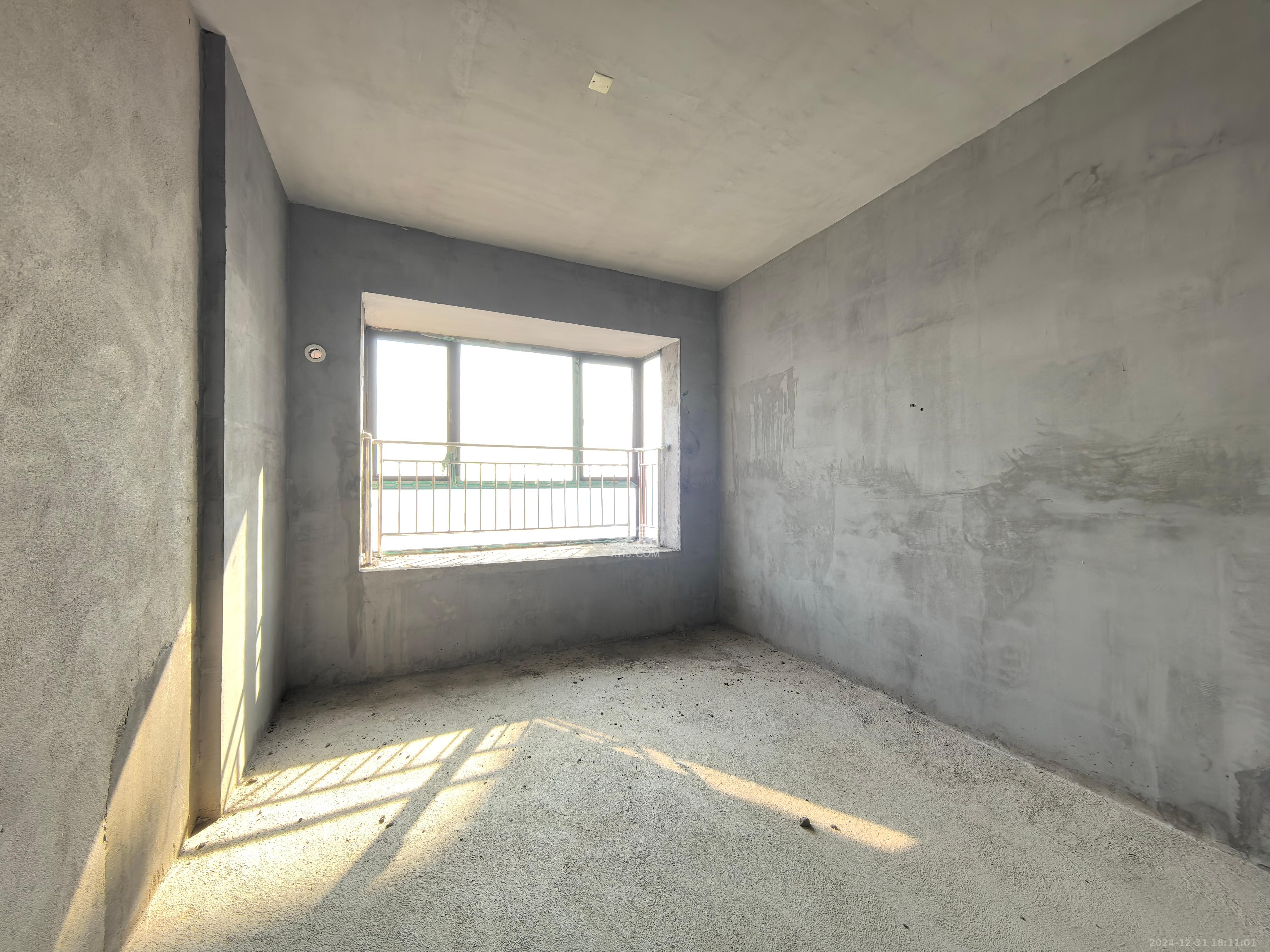 天马花园  3室2厅2卫    35.8万 天马花园  3室2厅2卫    35.8万客厅