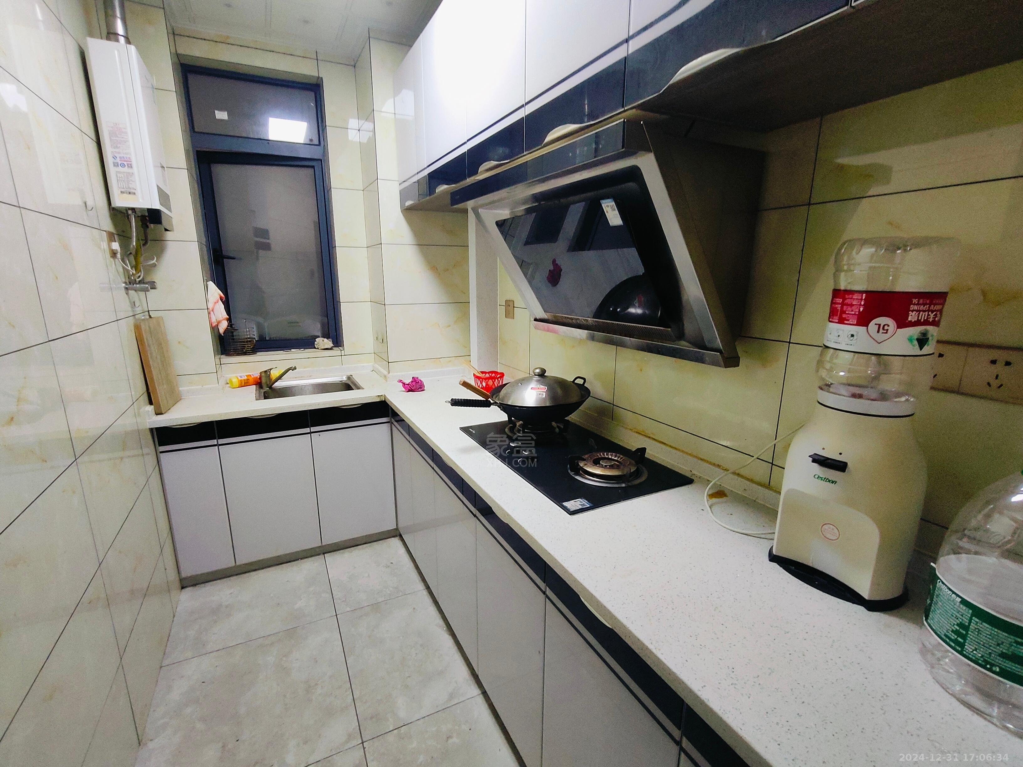 亿都新天地 1室1厅1卫 1300.0元/月 亿都新天地 1室1厅1卫 1300.0元/月室内图