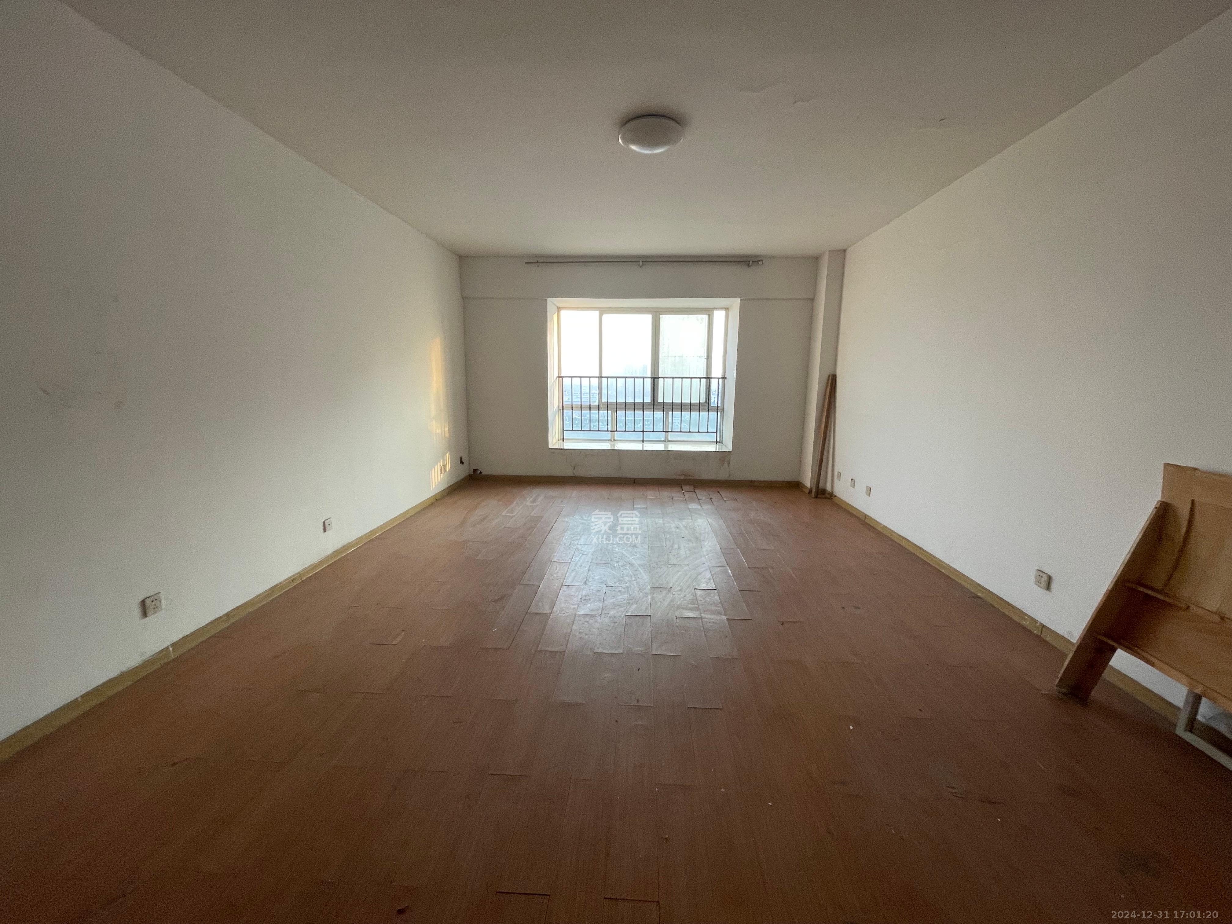 筑梦园  4室2厅2卫    2500.0元/月 筑梦园  4室2厅2卫    2500.0元/月