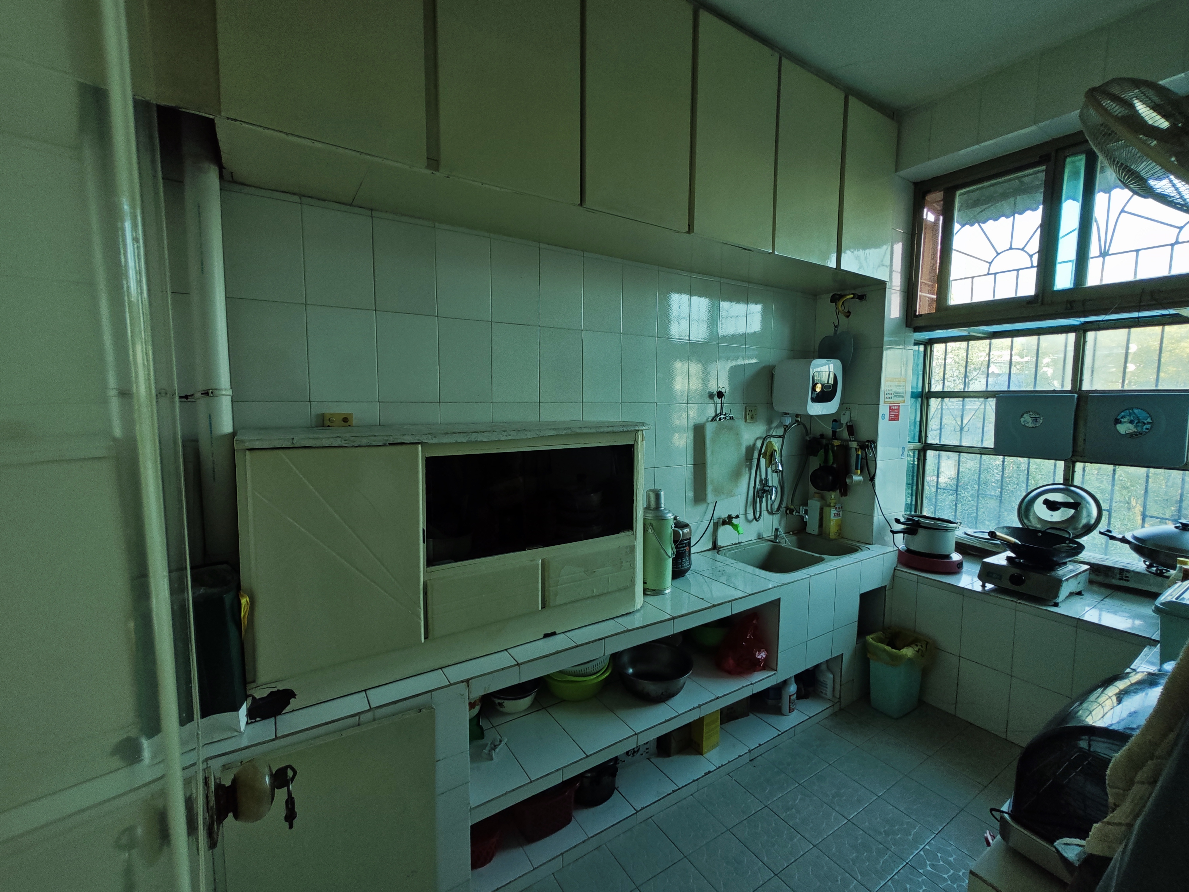 市人大政协机关大院住宅区(老市委) 1室0厅0卫 76.8万 市人大政协机关大院住宅区(老市委) 1室0厅0卫 76.8万厨房