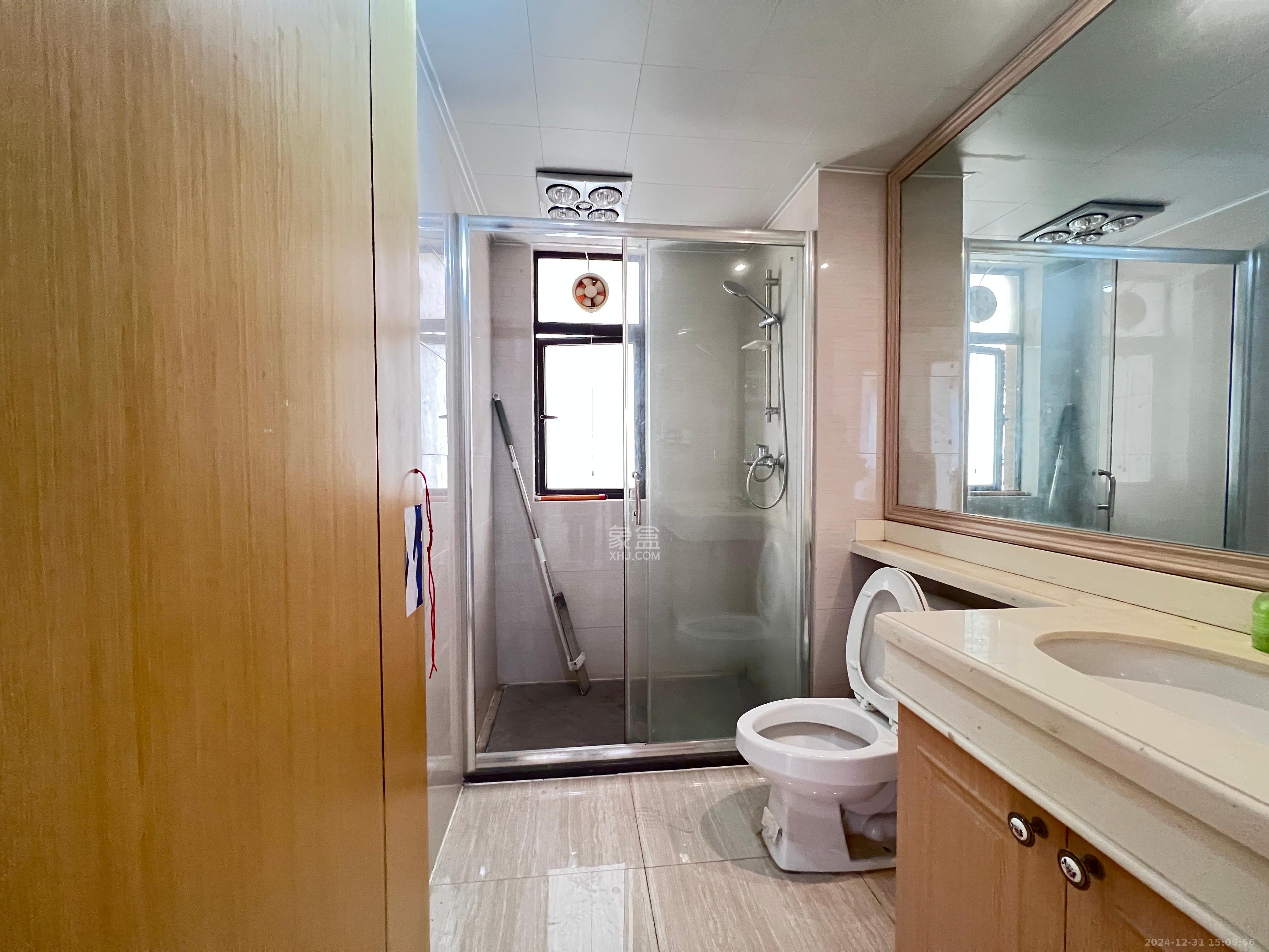 中海国际三期  3室2厅2卫    2400.0元/月室内图