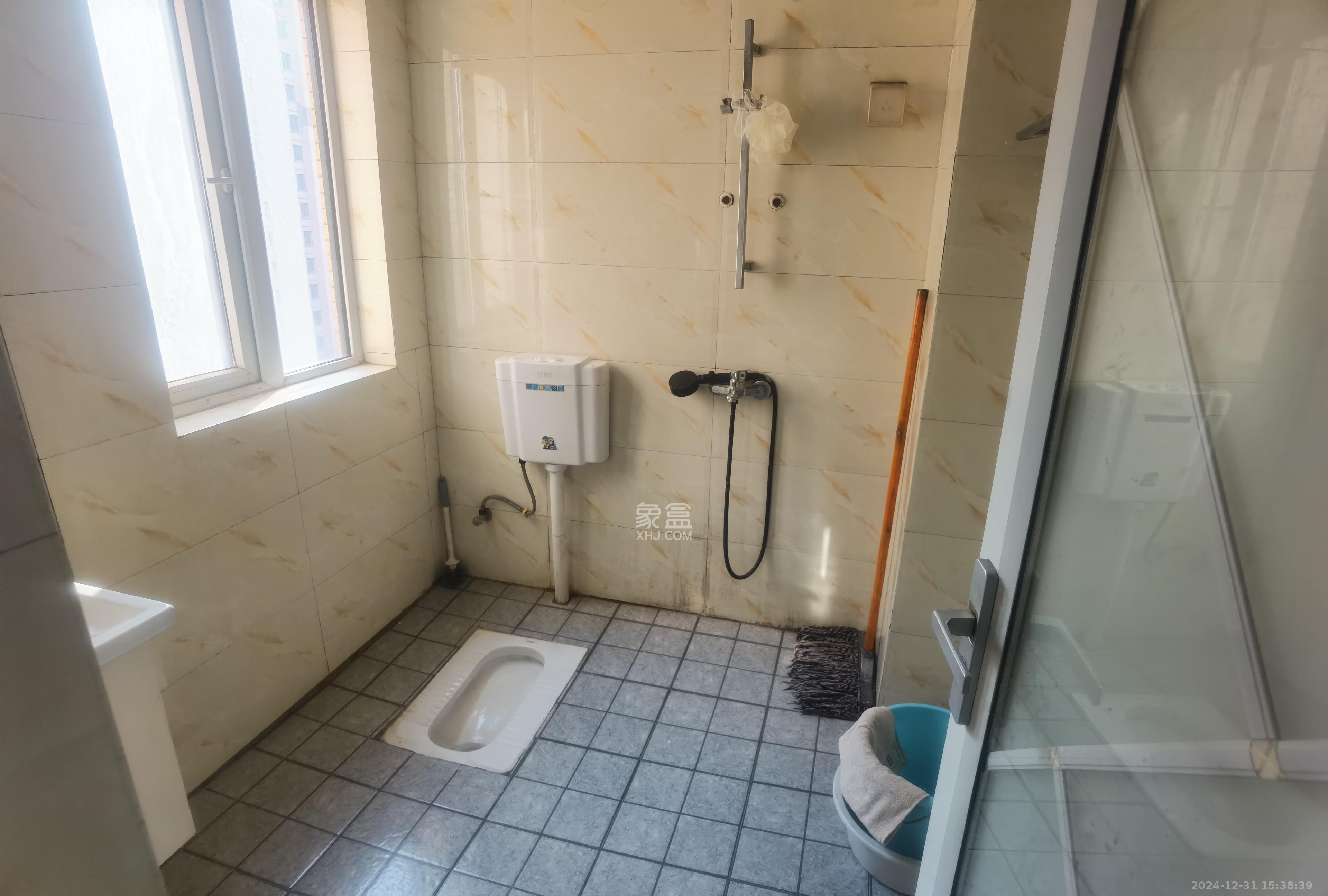丽发新城  2室2厅1卫   1900.00元/月室内图