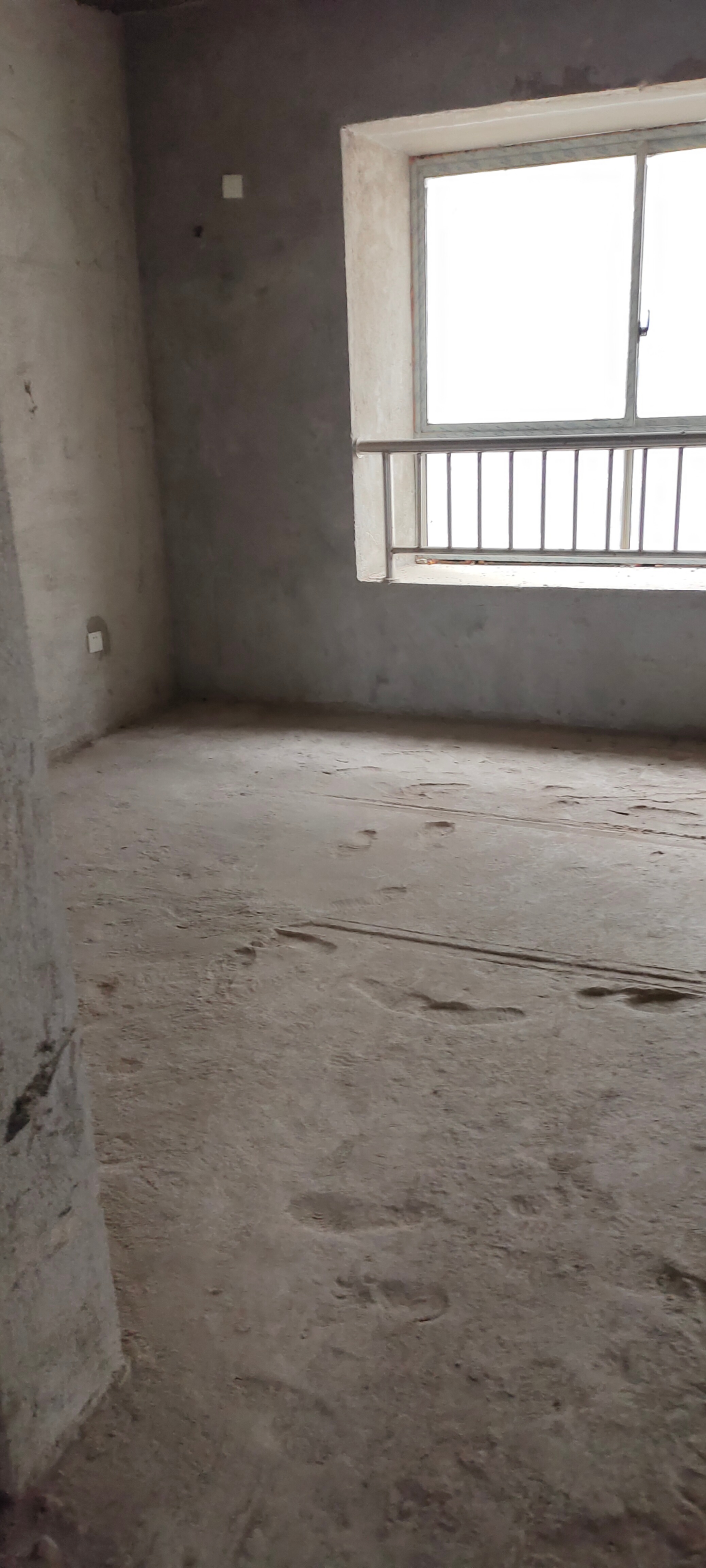 财苑小区 4室2厅2卫 153.0万 财苑小区 4室2厅2卫 153.0万客厅