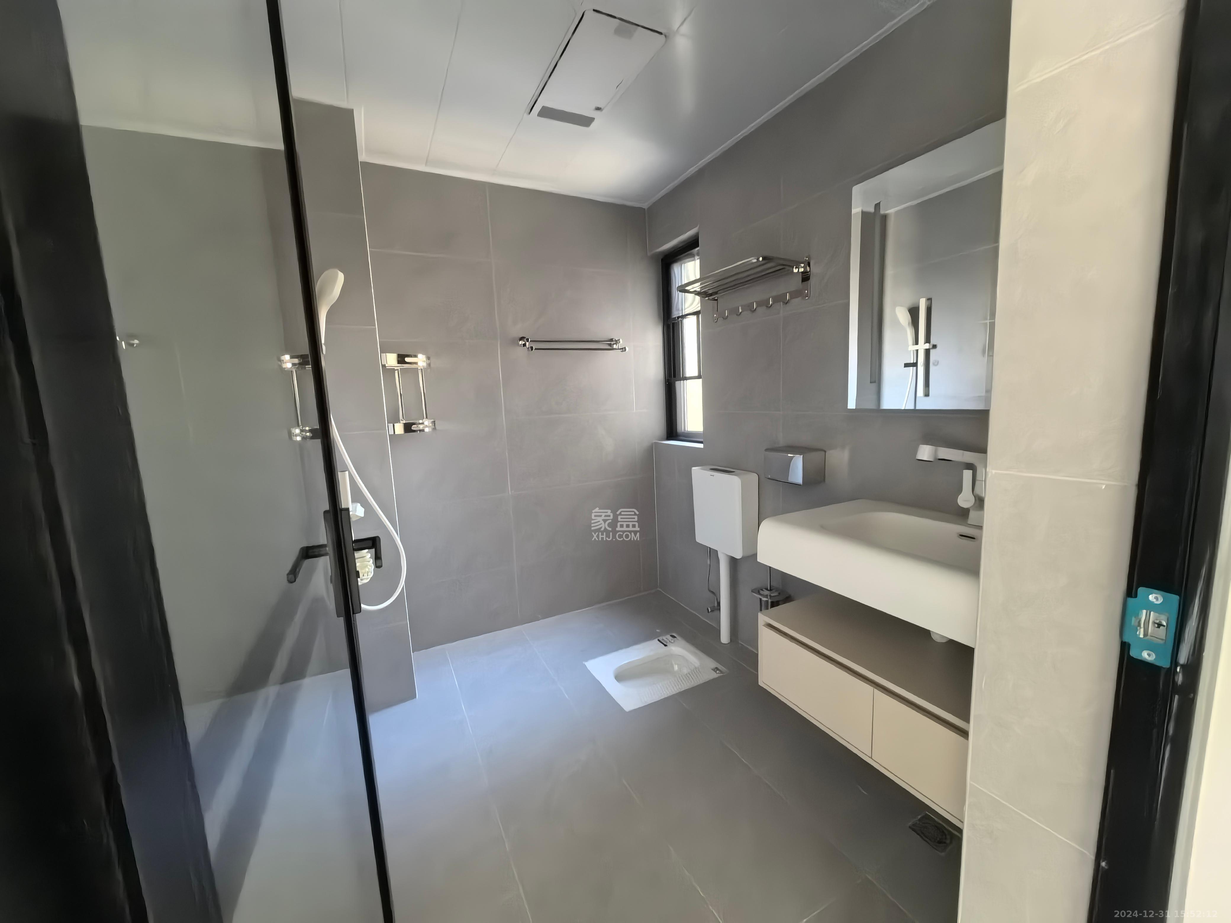 惟智园安置小区 4室2厅2卫 2800.0元/月 惟智园安置小区 4室2厅2卫 2800.0元/月室内图