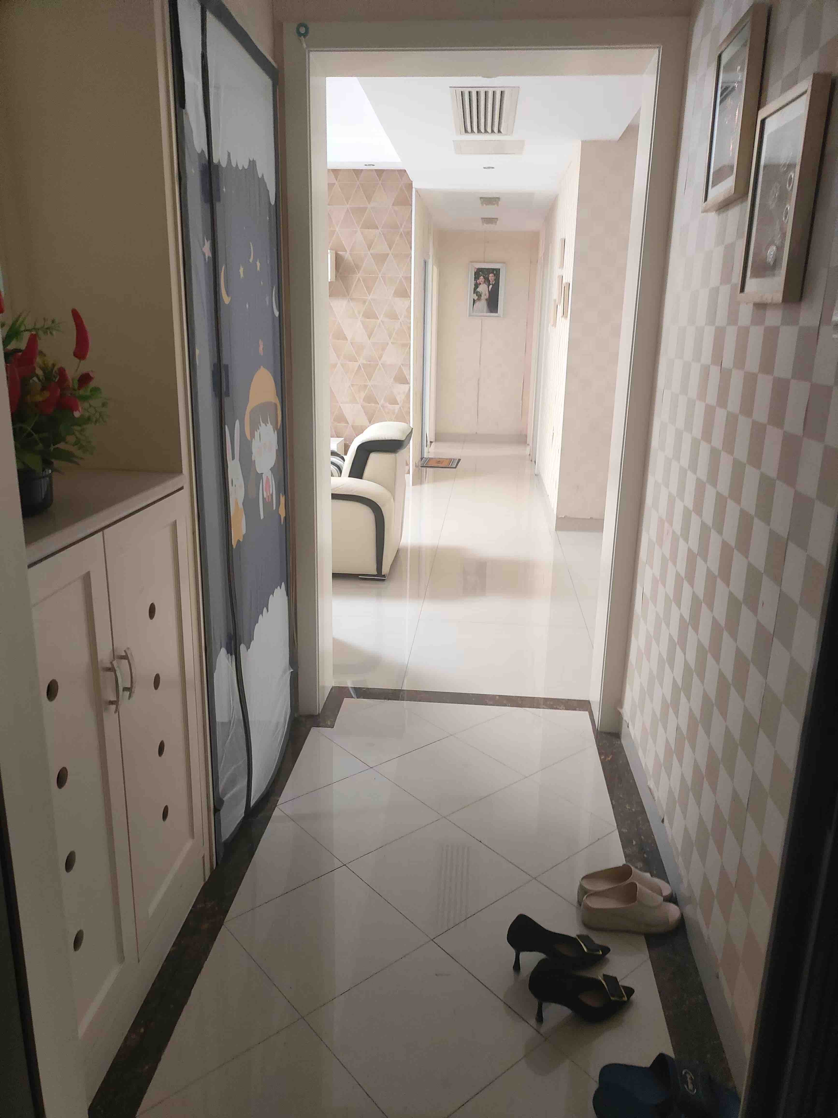 檀香山 4室2厅2卫 2000.0元/月 檀香山 4室2厅2卫 2000.0元/月室内图