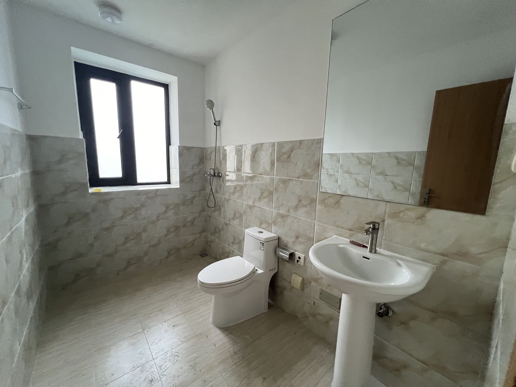 融创海口一号 3室2厅2卫 220.0万 融创海口一号 3室2厅2卫 220.0万客厅