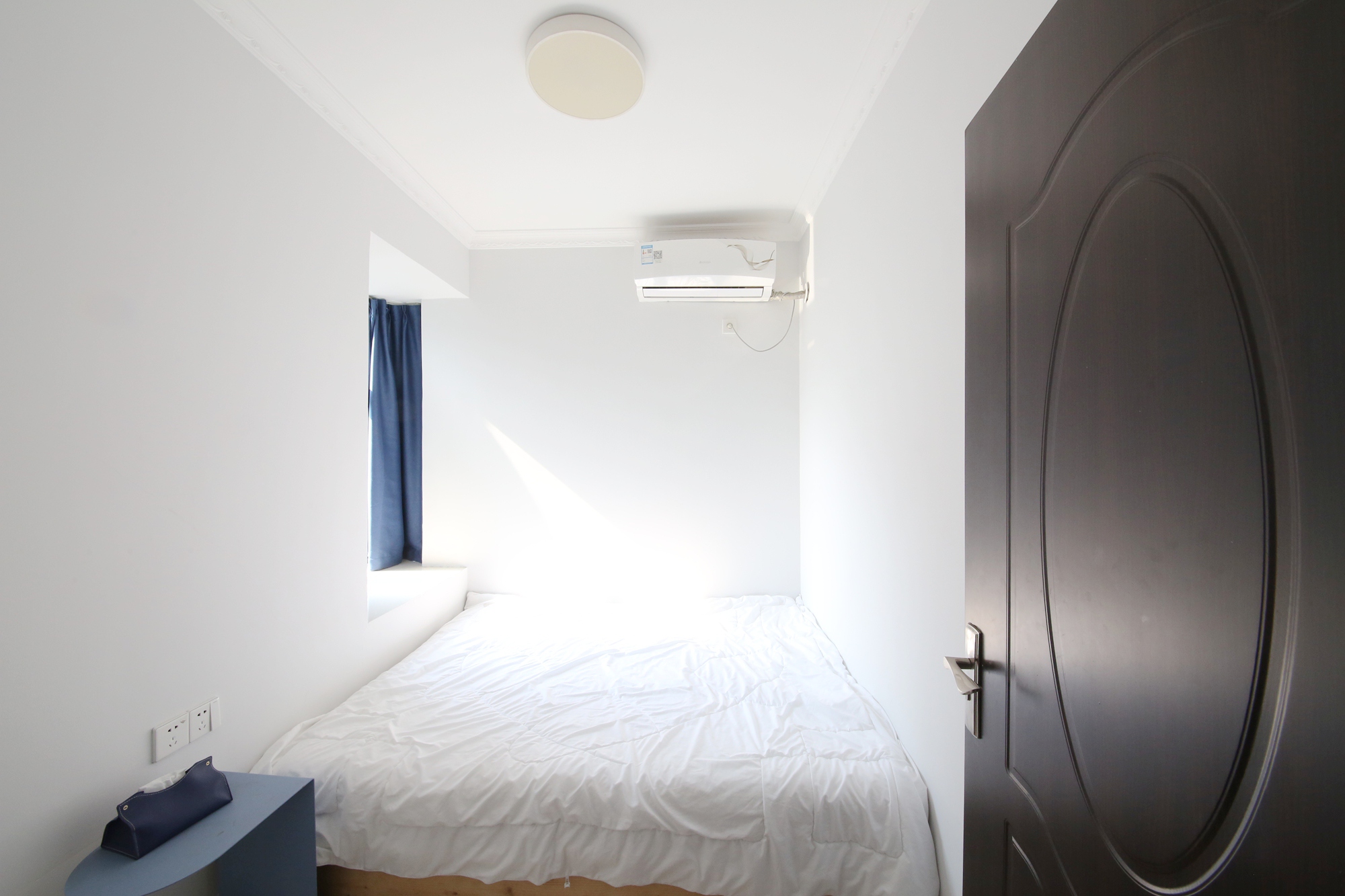 中天广场  2室2厅1卫    76.0万卧室