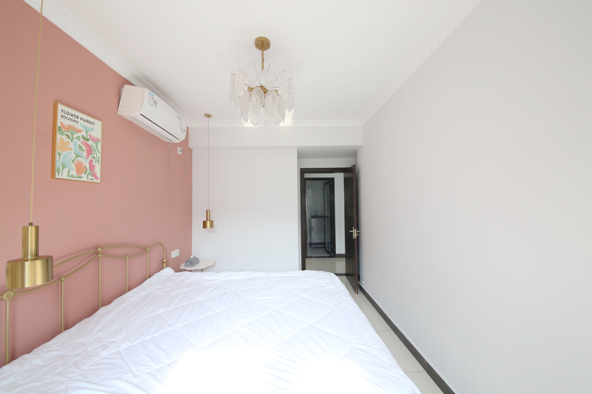 中天广场  2室2厅1卫    76.0万卧室