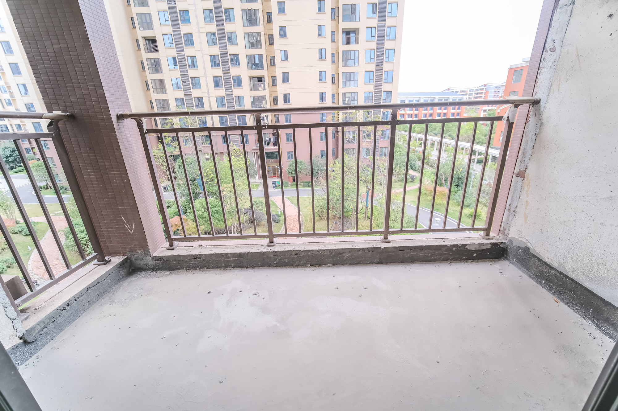 星雅美辰  3室2厅1卫    71.8万阳台