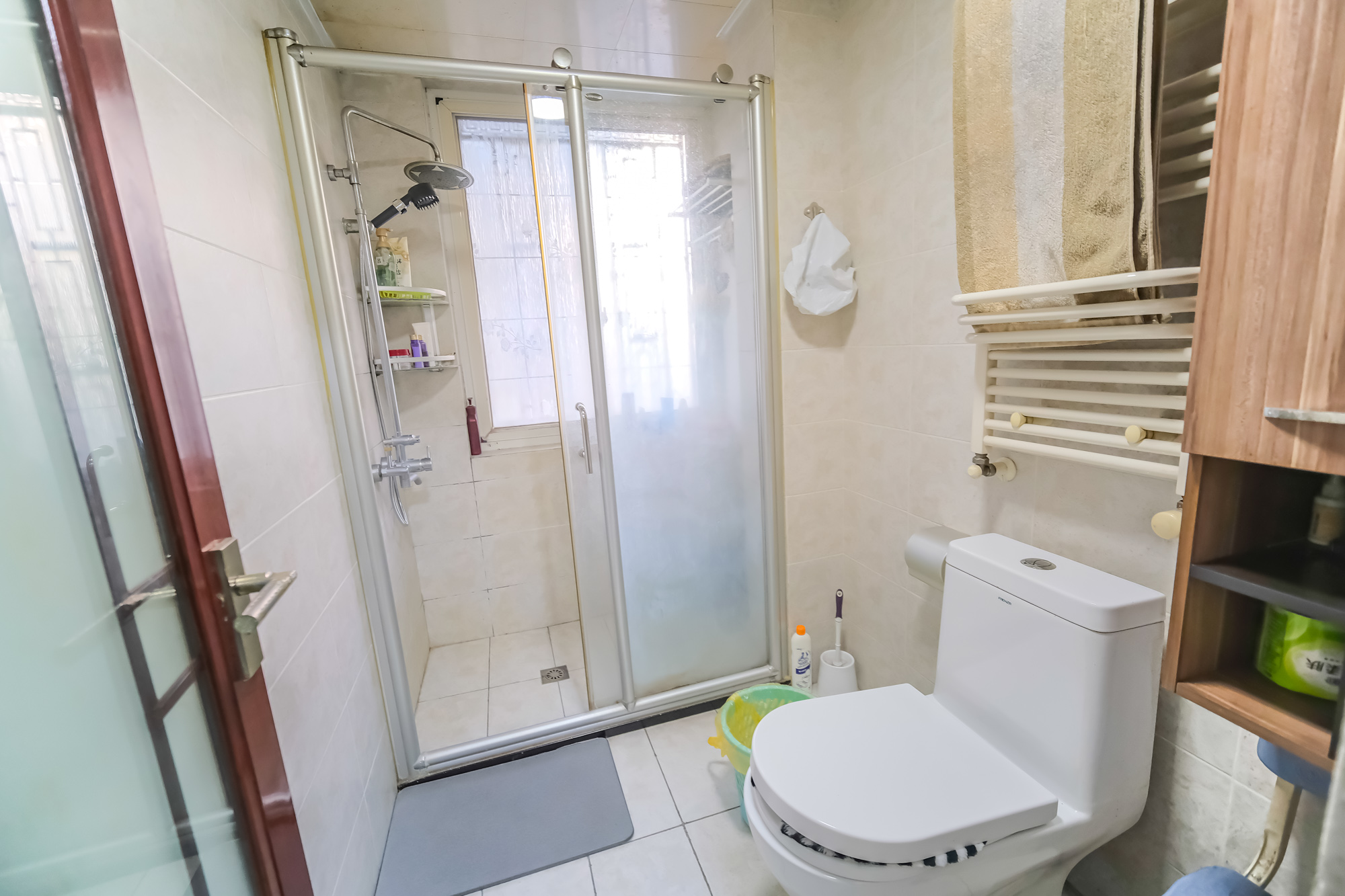 山水湾  5室2厅3卫    268.0万 山水湾  5室2厅3卫    268.0万卫生间