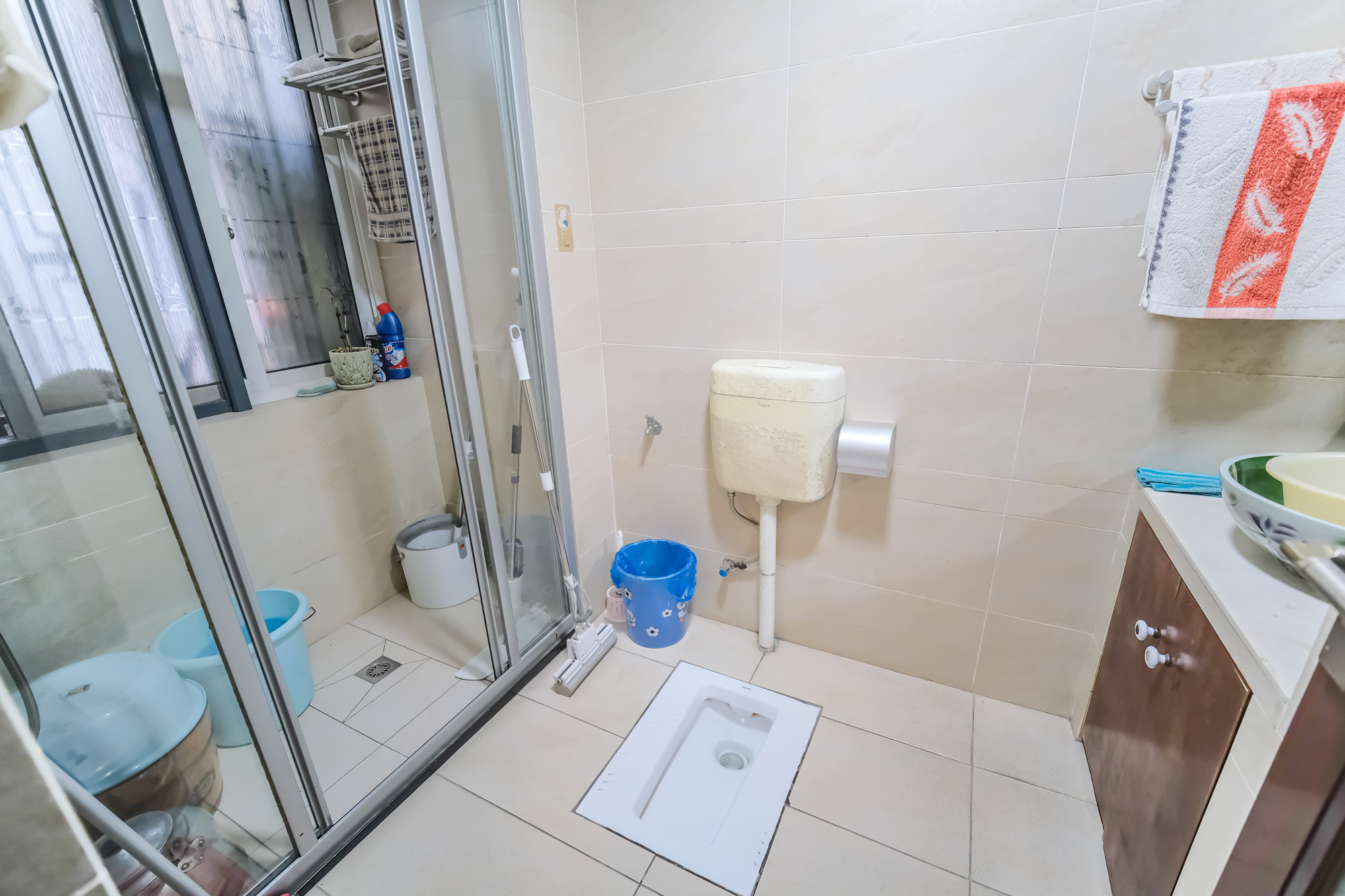 山水湾  5室2厅3卫    268.0万 山水湾  5室2厅3卫    268.0万卫生间