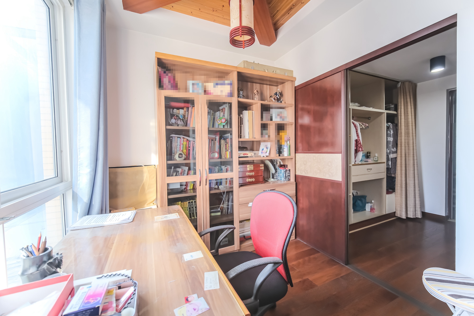 山水湾  5室2厅3卫    268.0万 山水湾  5室2厅3卫    268.0万卧室