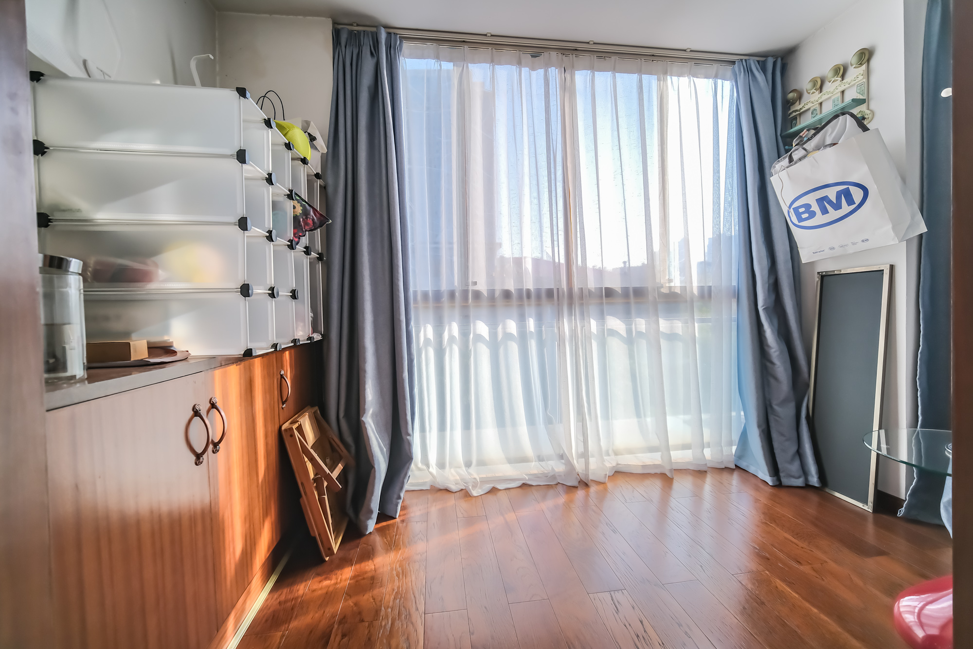 山水湾  5室2厅3卫    268.0万 山水湾  5室2厅3卫    268.0万阳台