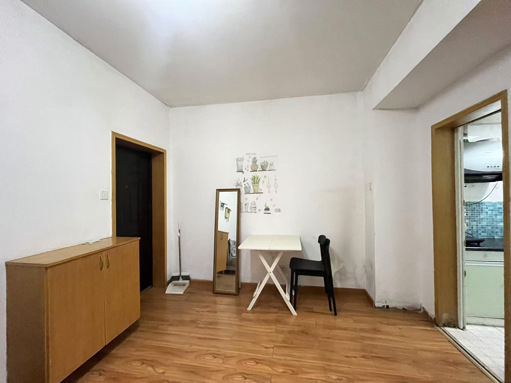 新家园  1室1厅1卫    1600.0元/月 新家园  1室1厅1卫    1600.0元/月室内图