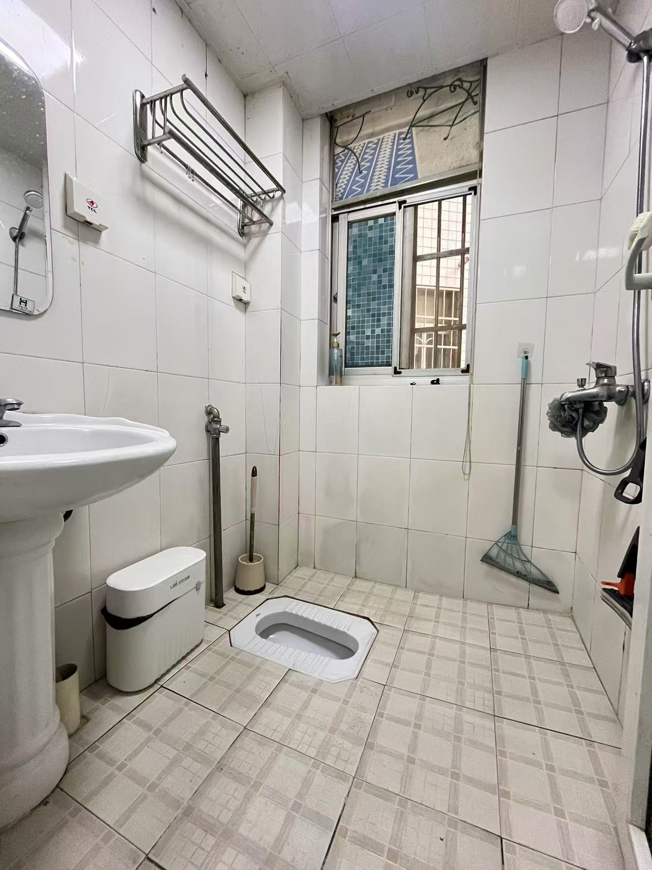 新家园  1室1厅1卫    1600.0元/月 新家园  1室1厅1卫    1600.0元/月室内图