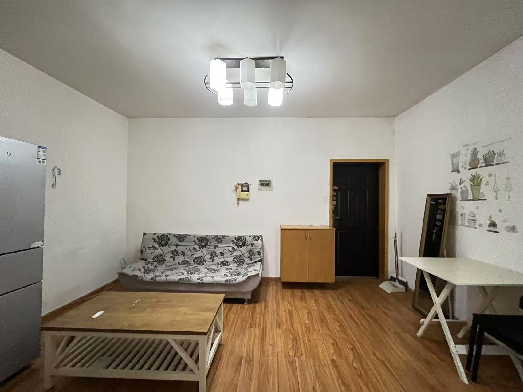 新家园  1室1厅1卫    1600.0元/月 新家园  1室1厅1卫    1600.0元/月户型图