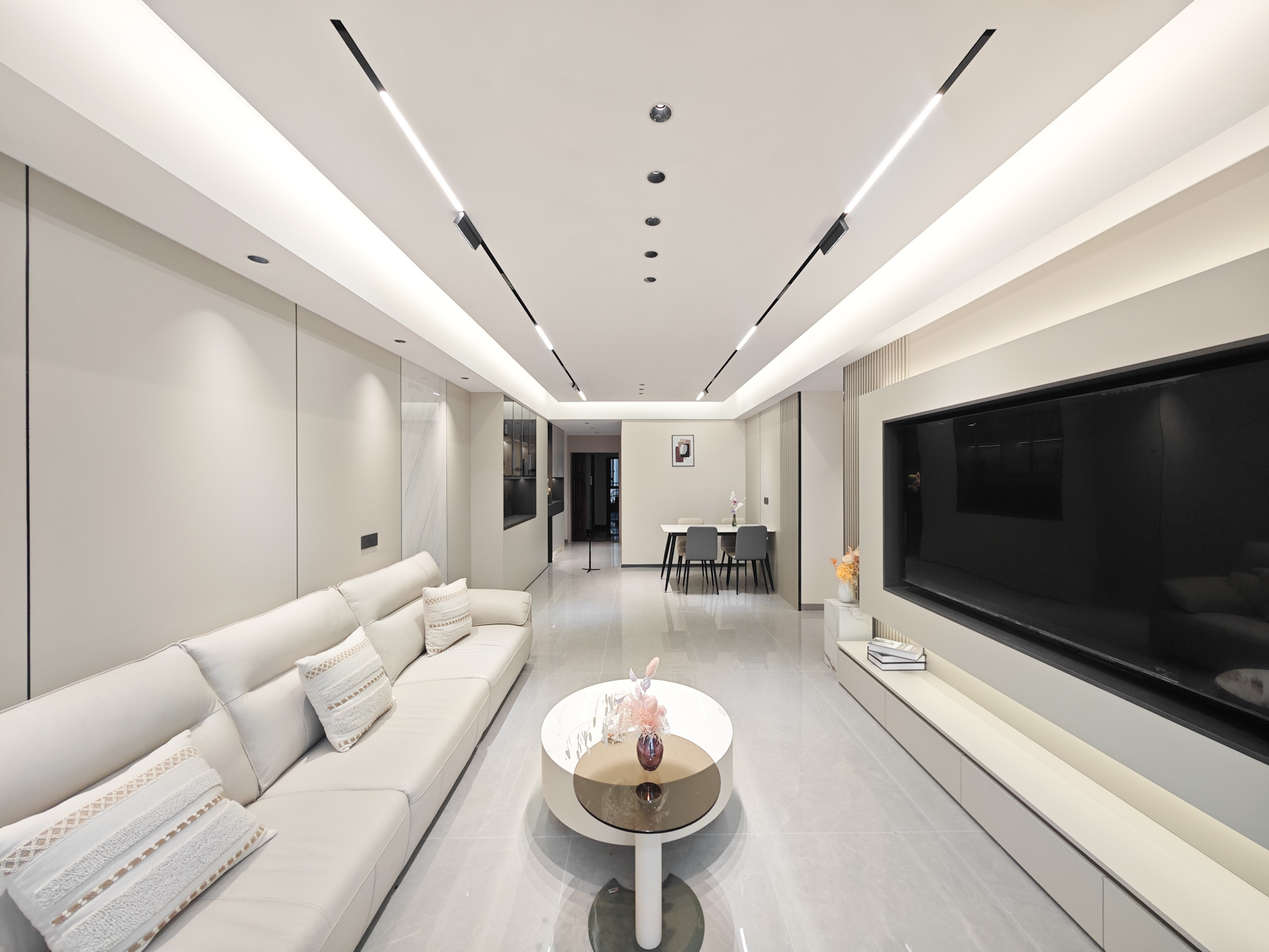 碧桂园南城首府(东宸林海) 3室2厅1卫 96.8万 碧桂园南城首府(东宸林海) 3室2厅1卫 96.8万客厅