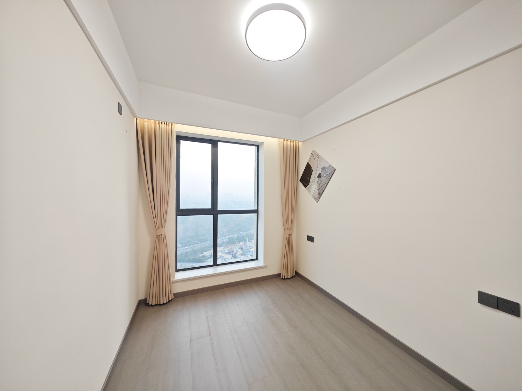 碧桂园南城首府(东宸林海) 3室2厅1卫 96.8万 碧桂园南城首府(东宸林海) 3室2厅1卫 96.8万卧室