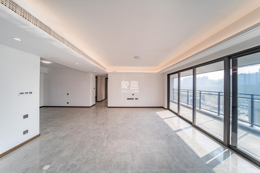 卓越洋湖晴翠  4室2厅2卫   258.00万