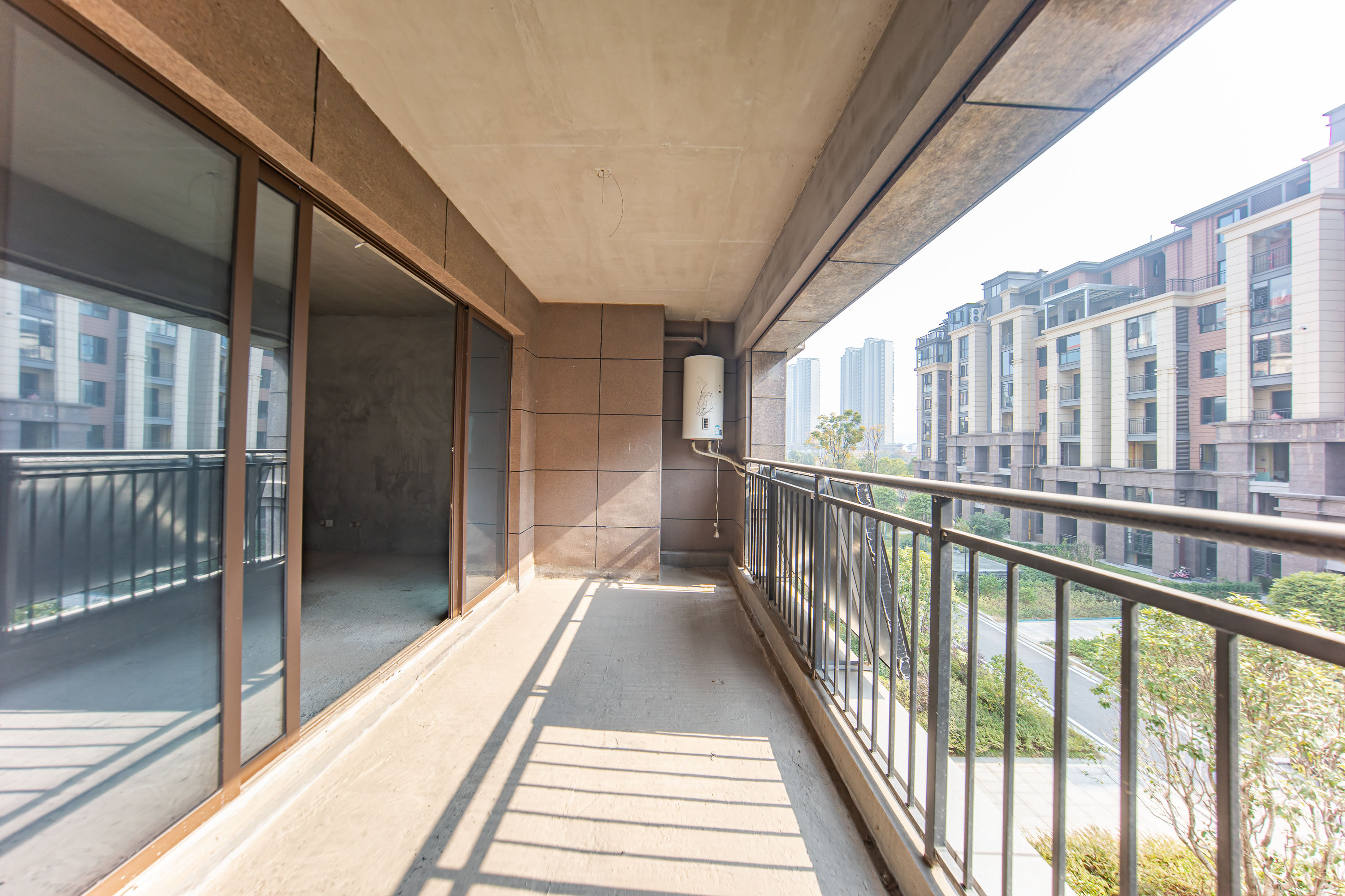 江山帝景雅墅(普罗旺斯)  5室2厅3卫    265.0万 江山帝景雅墅(普罗旺斯)  5室2厅3卫    265.0万阳台