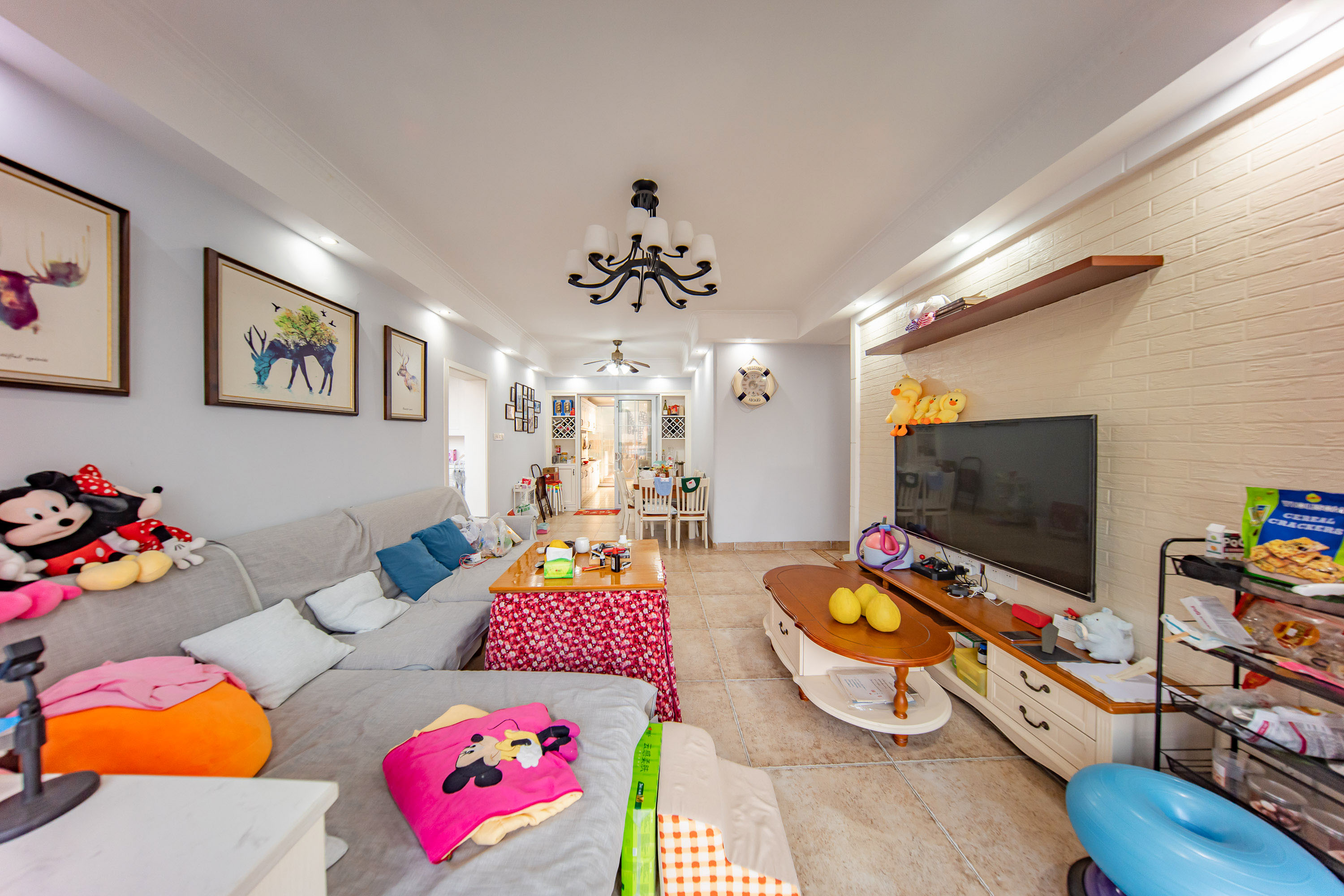 金鼎公园尚 3室2厅2卫 95.0万 金鼎公园尚 3室2厅2卫 95.0万客厅