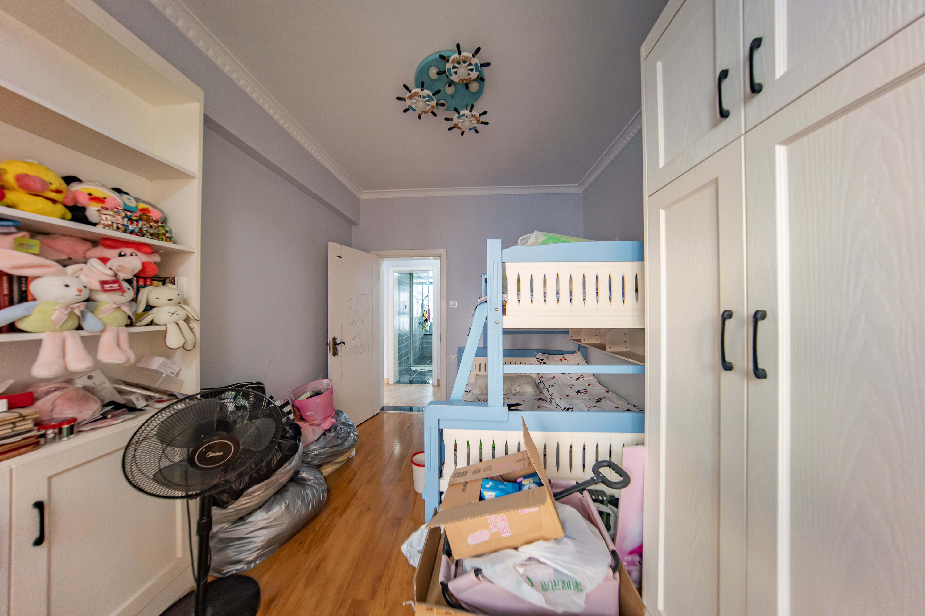 金鼎公园尚  3室2厅2卫    95.0万卧室