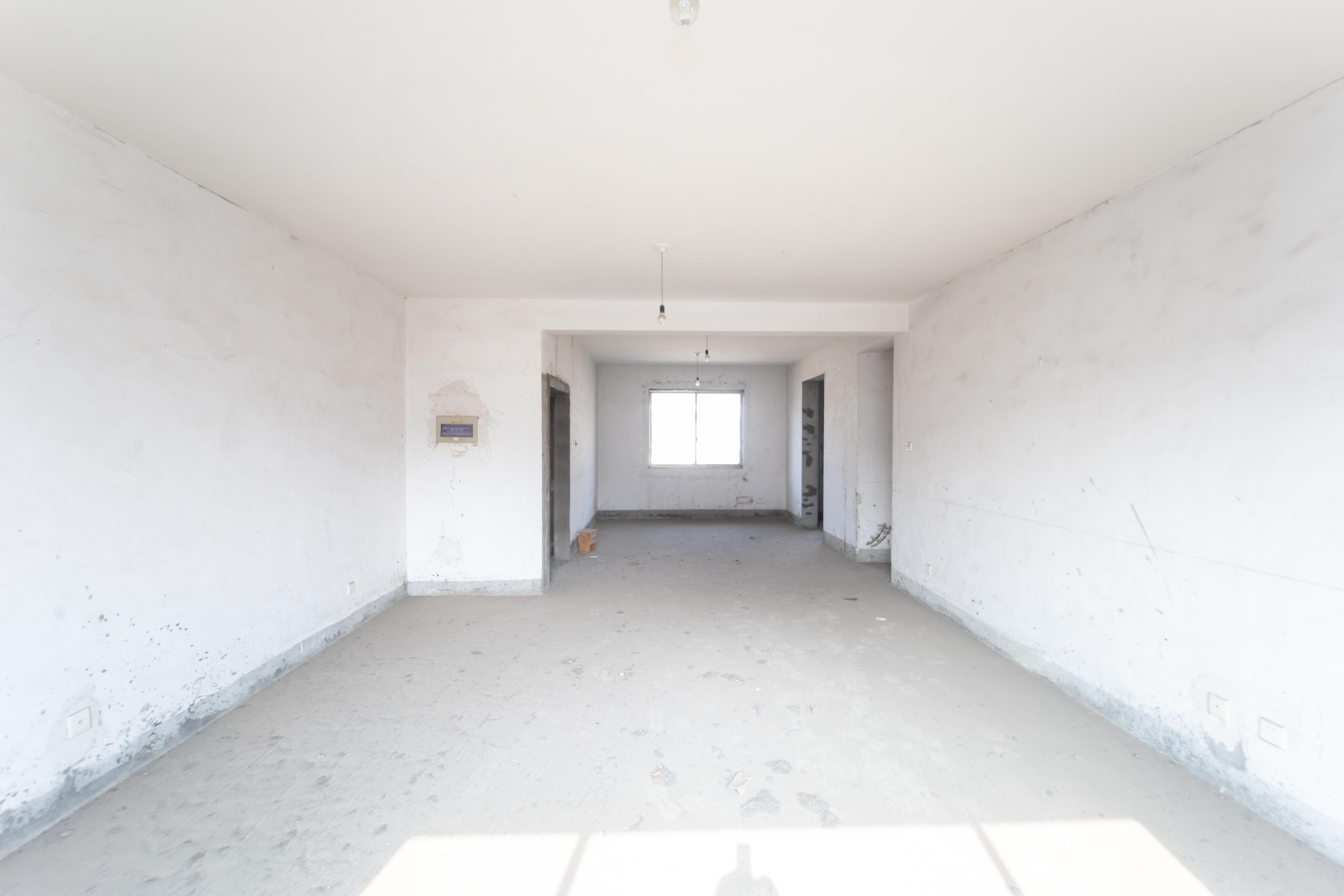 芙蓉公寓  4室2厅2卫    155.0万 芙蓉公寓  4室2厅2卫    155.0万