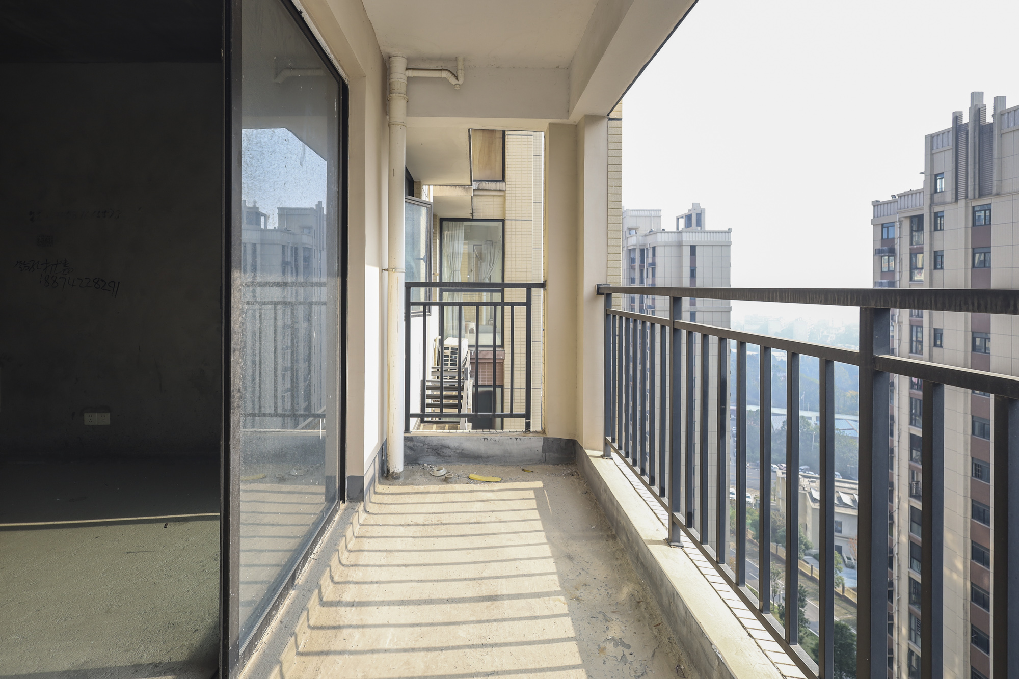 幸福考拉789  4室2厅2卫   104.50万阳台