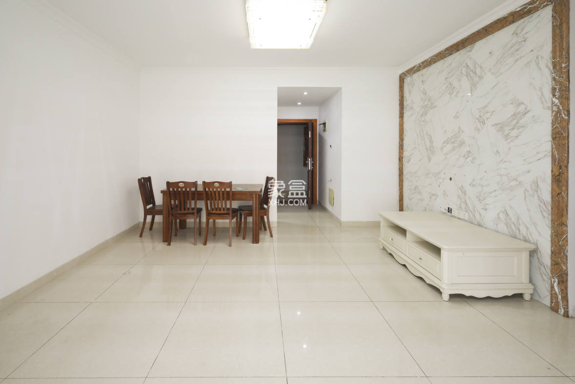 秀峰景园(领秀峰) 2室1厅1卫 53.8万 秀峰景园(领秀峰) 2室1厅1卫 53.8万客厅