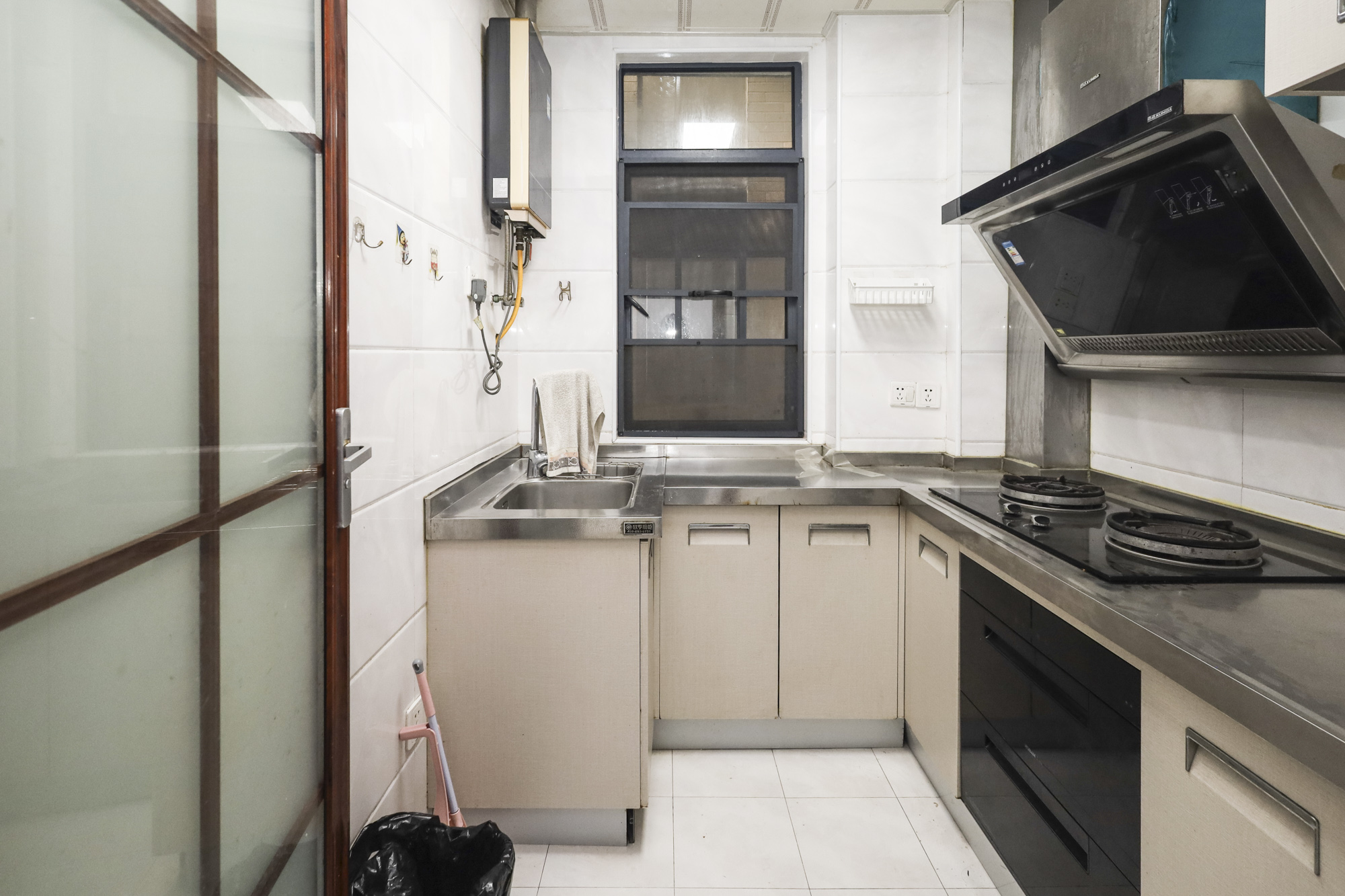 秀峰景园(领秀峰) 2室1厅1卫 53.8万 秀峰景园(领秀峰) 2室1厅1卫 53.8万厨房