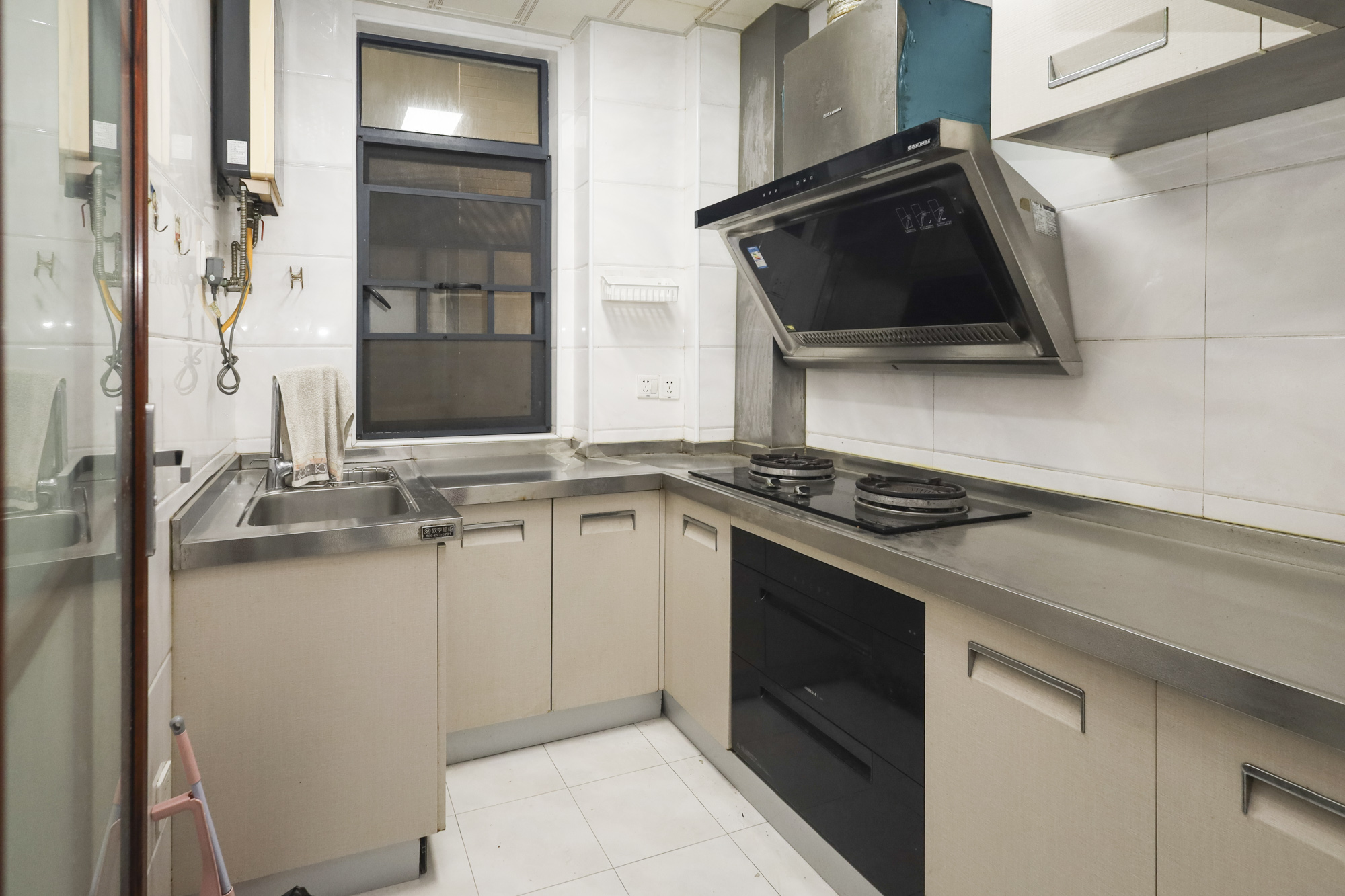 秀峰景园(领秀峰) 2室1厅1卫 53.8万 秀峰景园(领秀峰) 2室1厅1卫 53.8万厨房