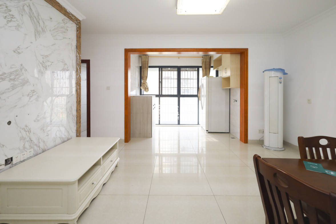 秀峰景园(领秀峰) 2室1厅1卫 53.8万 秀峰景园(领秀峰) 2室1厅1卫 53.8万客厅