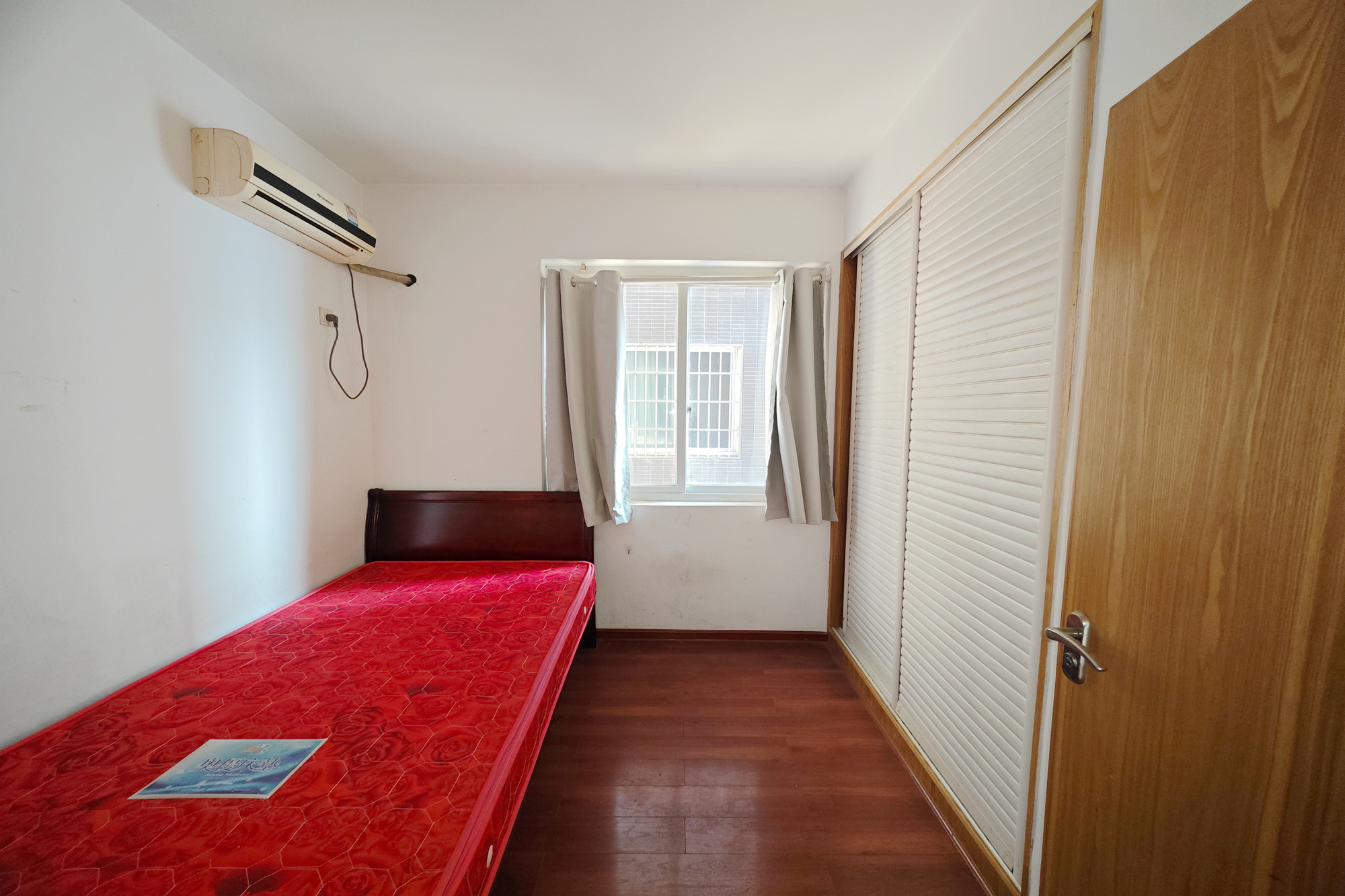 菁华源 3室2厅2卫 96.0万 菁华源 3室2厅2卫 96.0万卧室