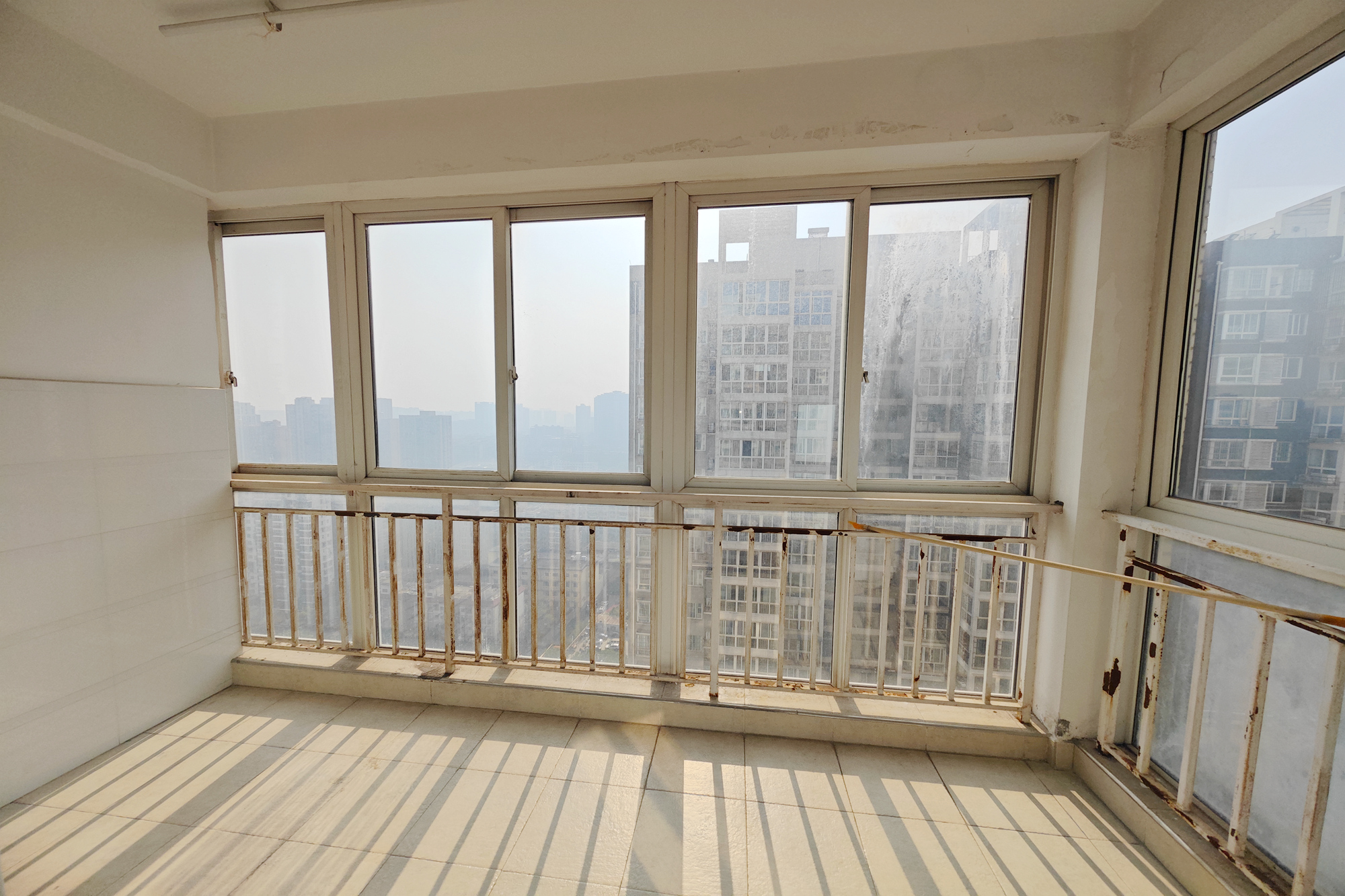 菁华源 3室2厅2卫 96.0万 菁华源 3室2厅2卫 96.0万阳台