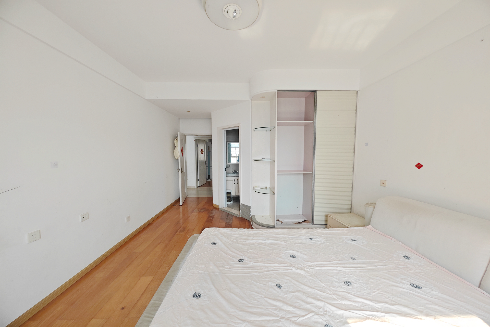 佳天瑞宁花园 3室2厅1卫 122.0万 佳天瑞宁花园 3室2厅1卫 122.0万卧室