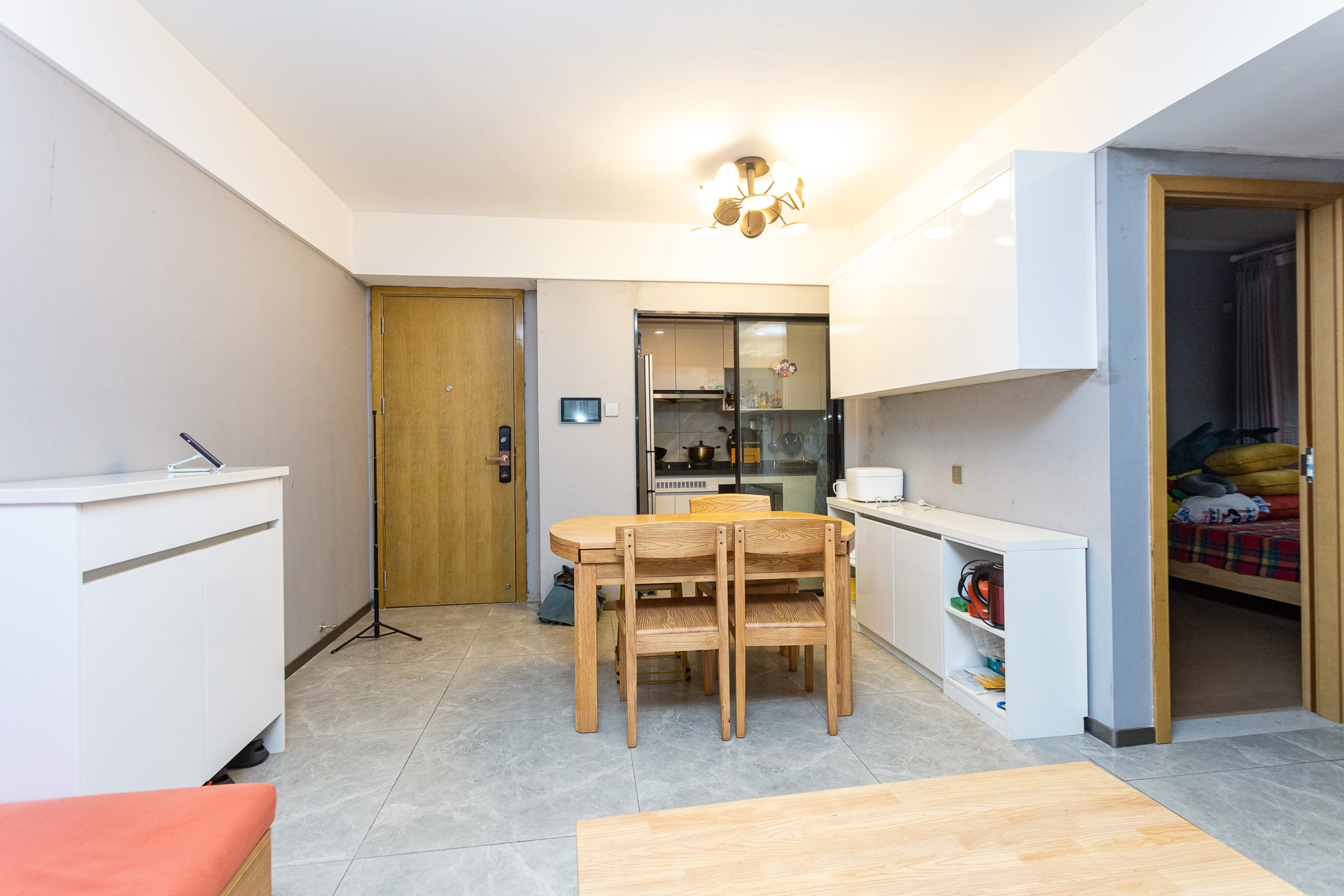 时代倾城四期 2室2厅1卫 63.8万 时代倾城四期 2室2厅1卫 63.8万客厅