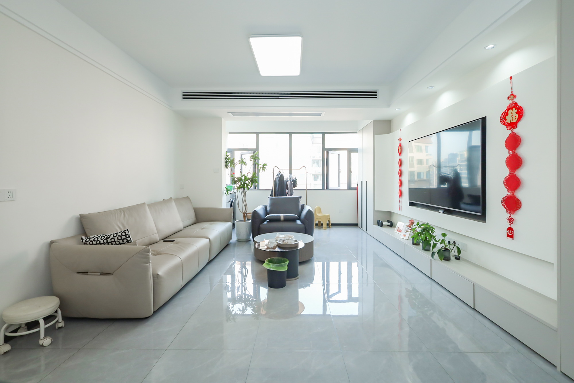 蓝光雍锦阁 3室2厅2卫 158.0万 蓝光雍锦阁 3室2厅2卫 158.0万客厅